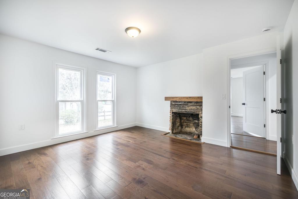 106 N Line Street