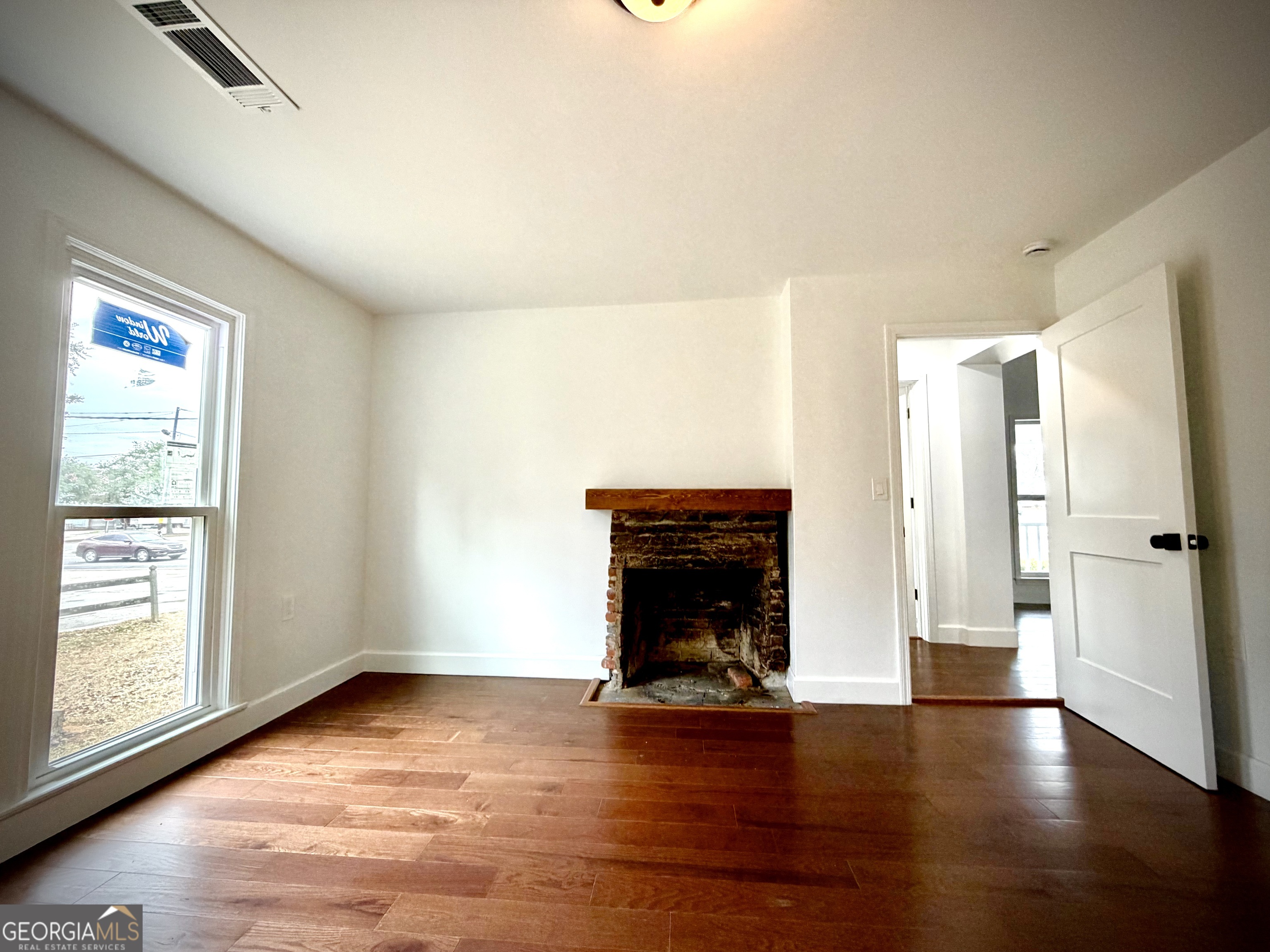 106 N Line Street