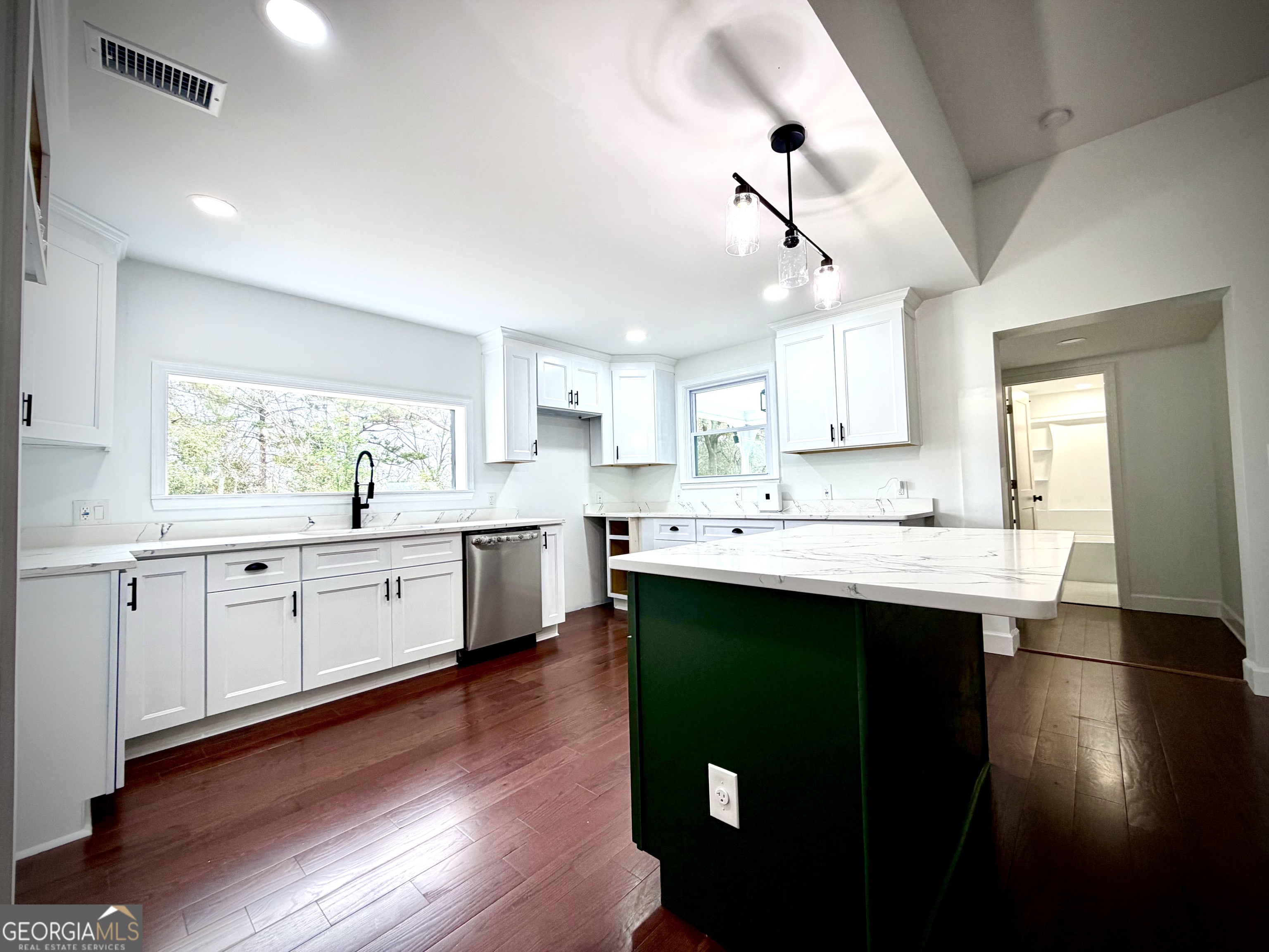 106 N Line Street