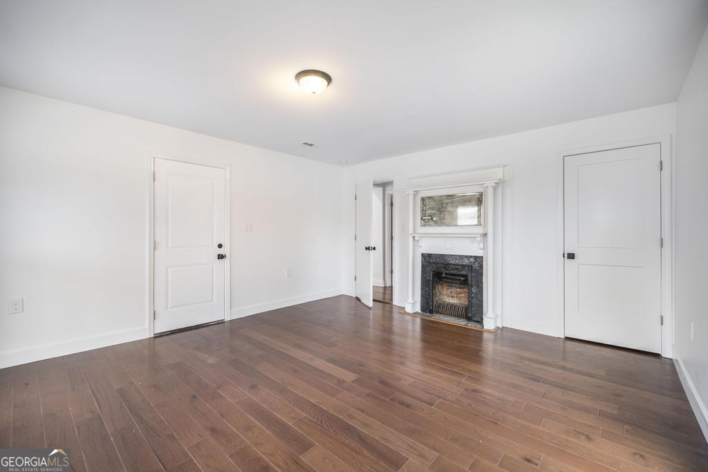 106 N Line Street
