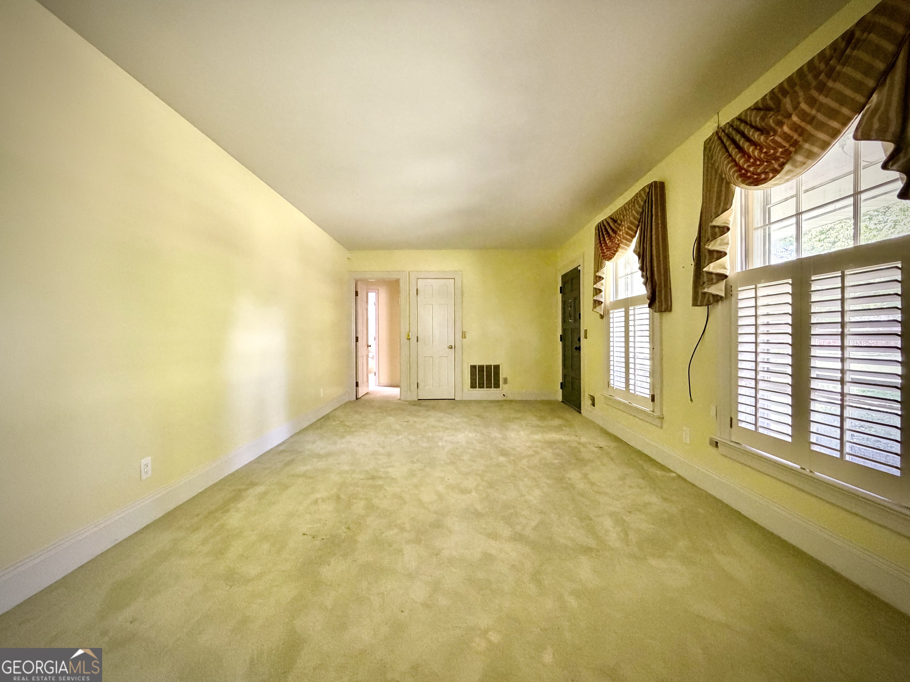 290 Virginia Circle