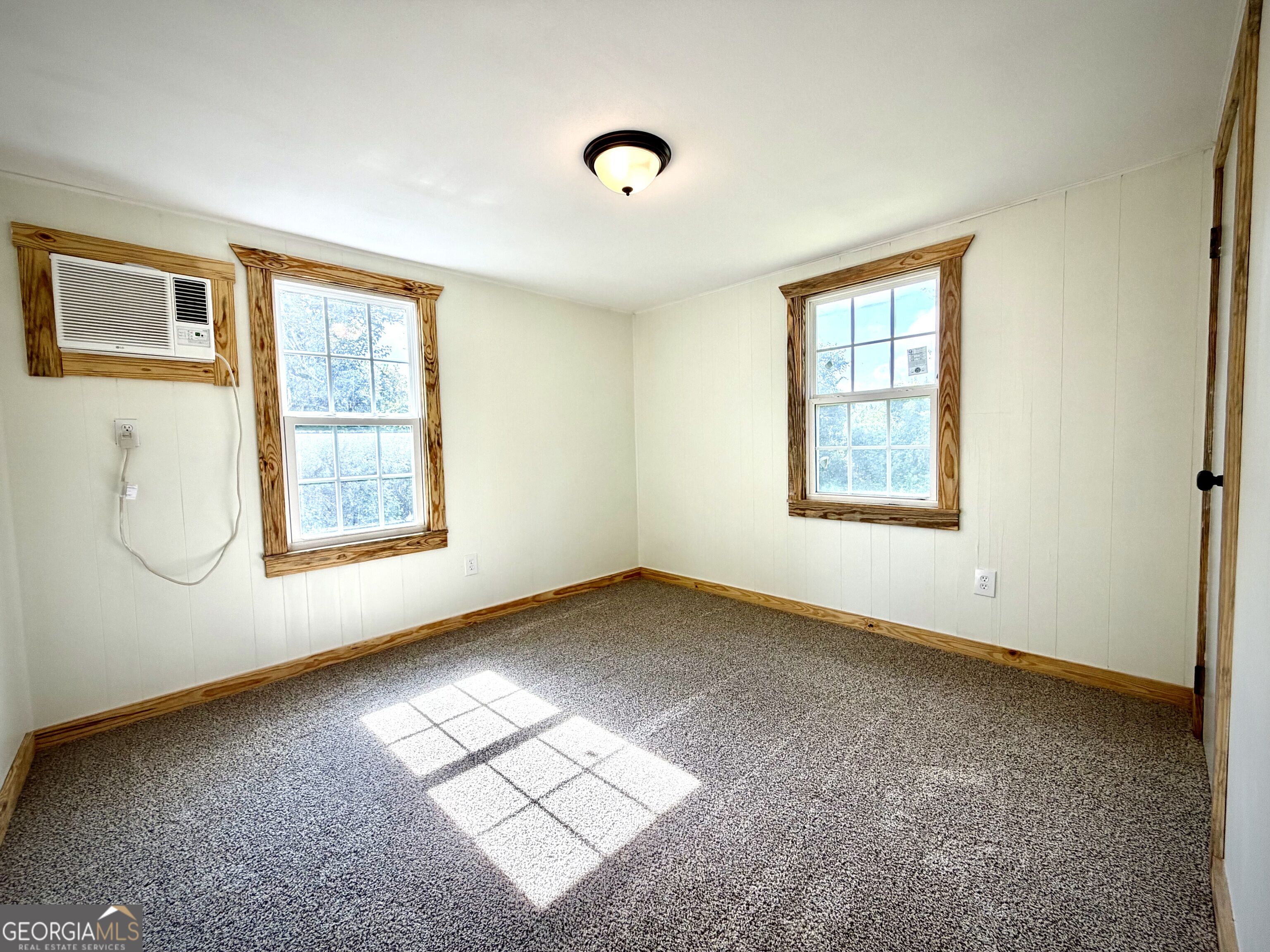 107 W Norris Street