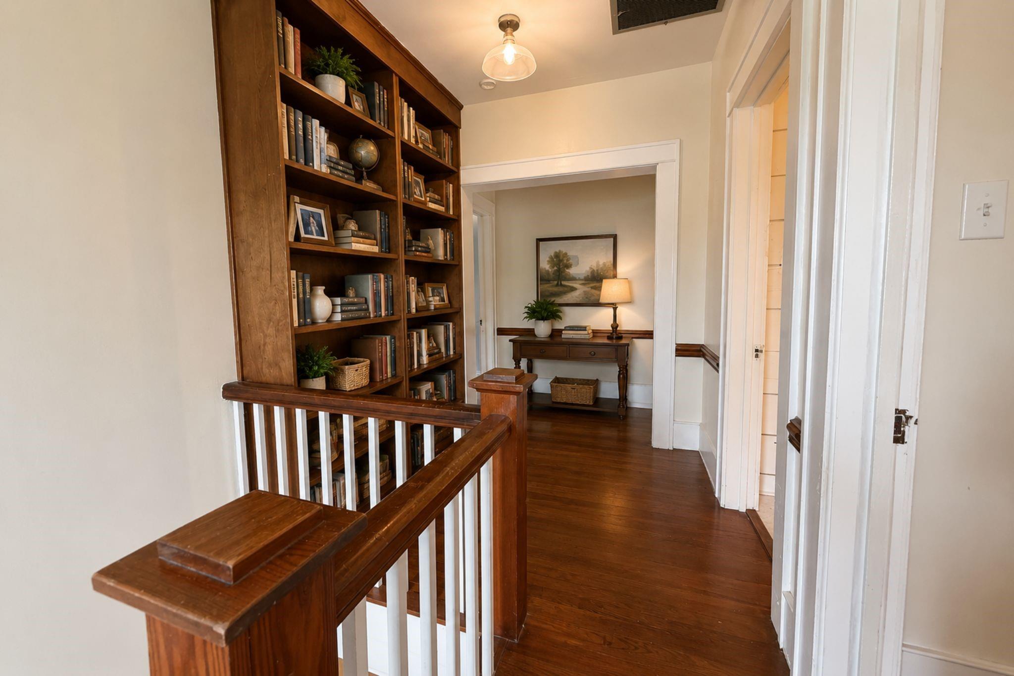 719 N Resident Street