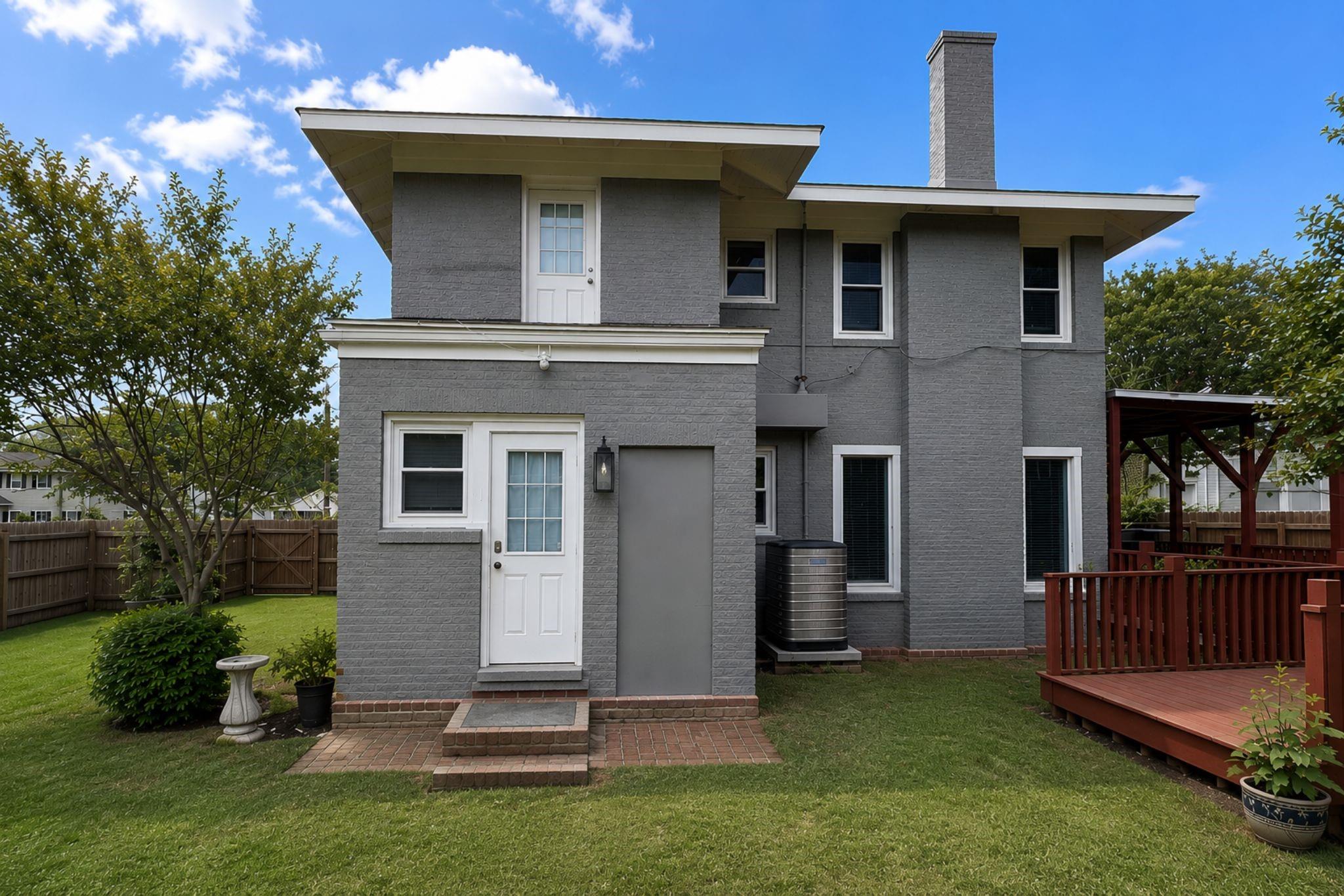 719 N Resident Street