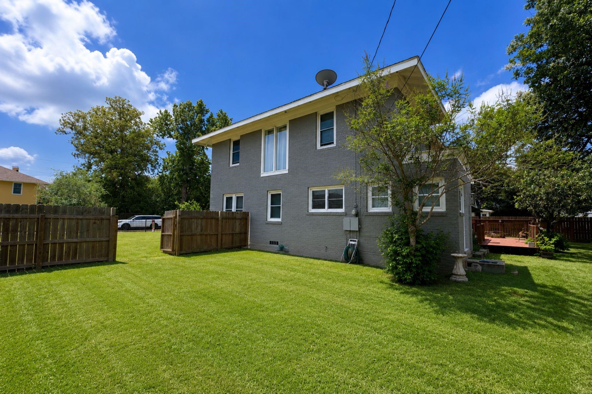 719 N Resident Street
