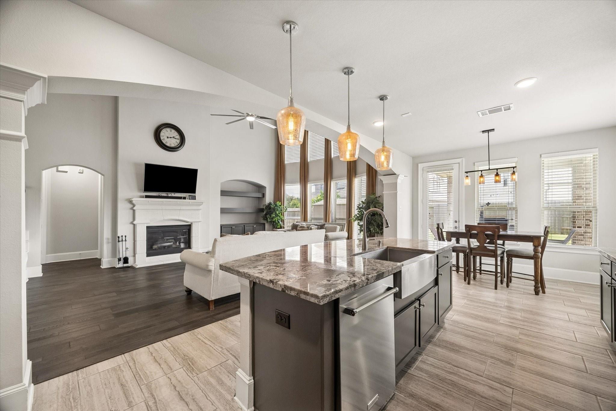 1907 Sapphire Pines Lane