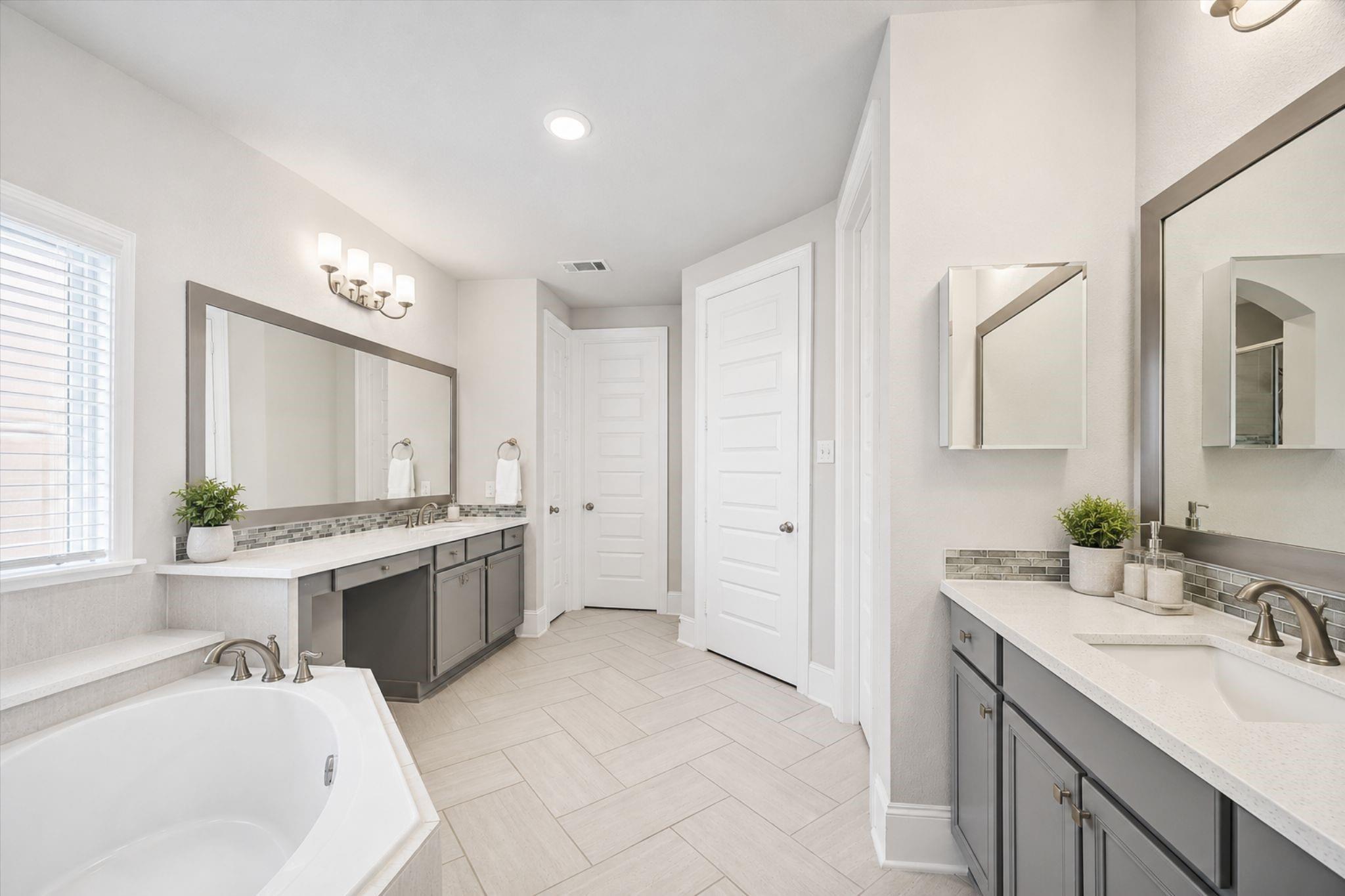 1907 Sapphire Pines Lane