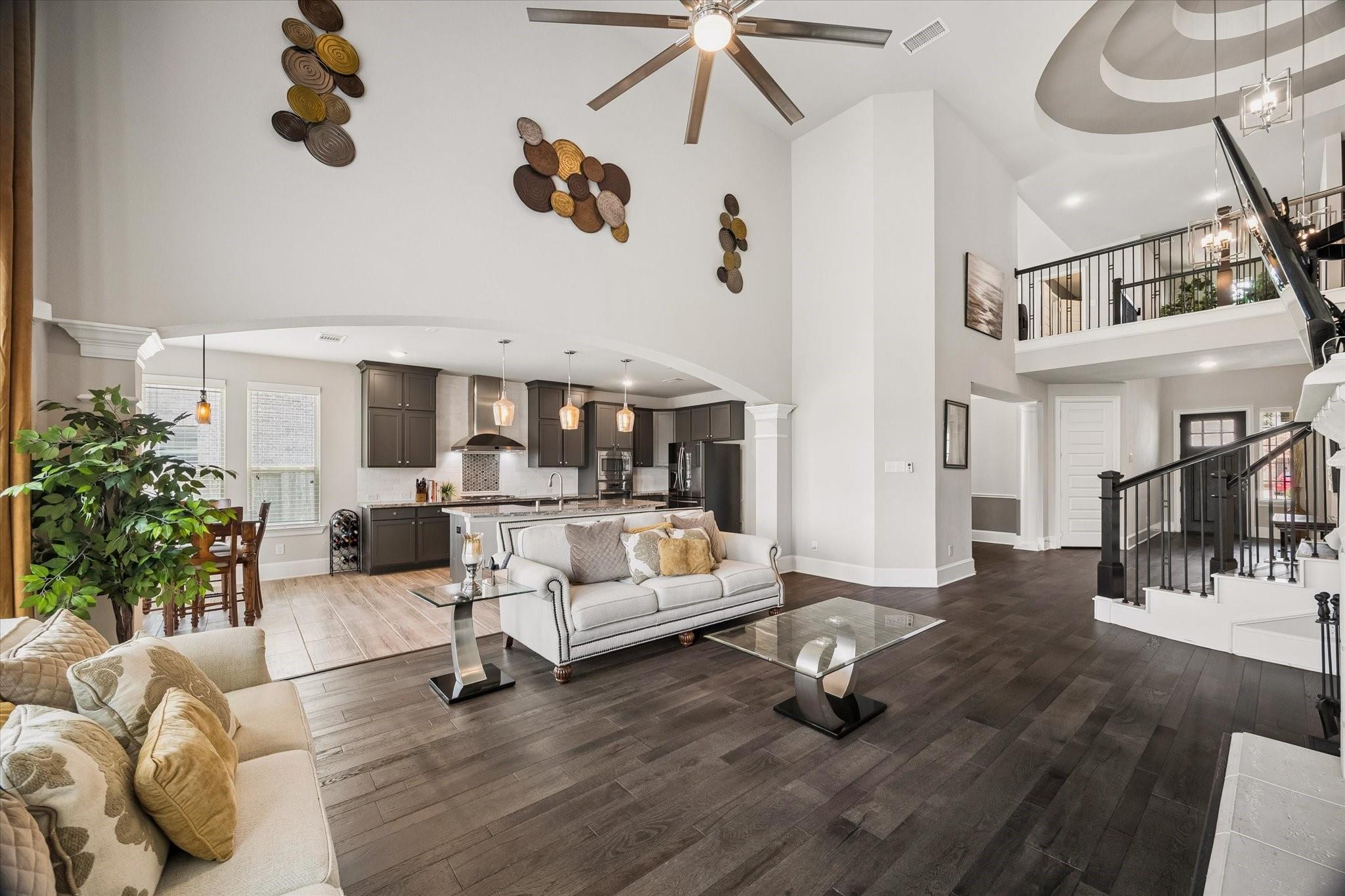 1907 Sapphire Pines Lane