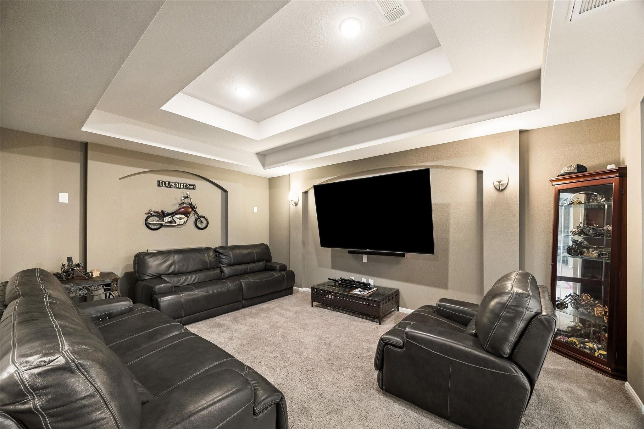1907 Sapphire Pines Lane