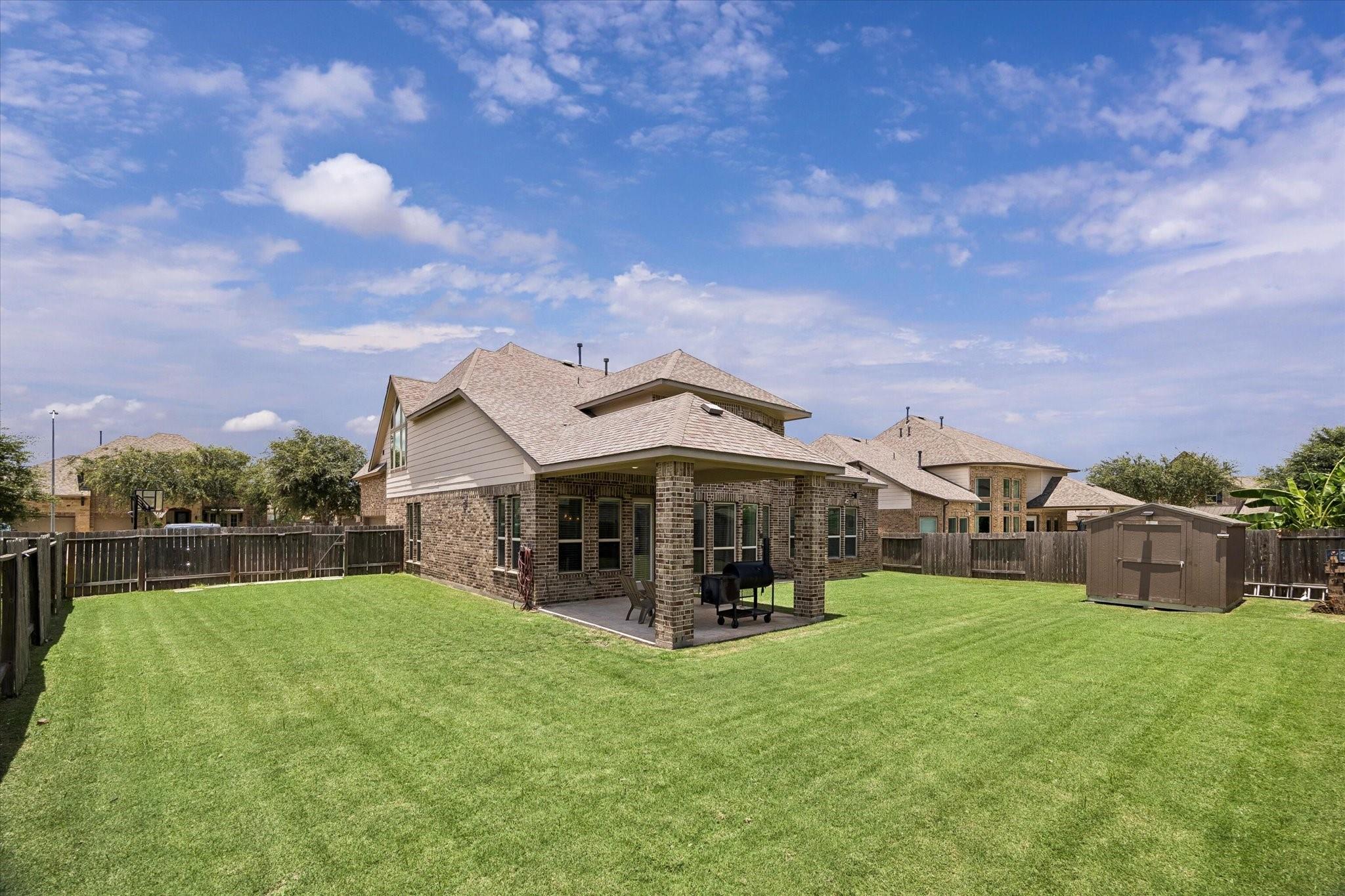 1907 Sapphire Pines Lane
