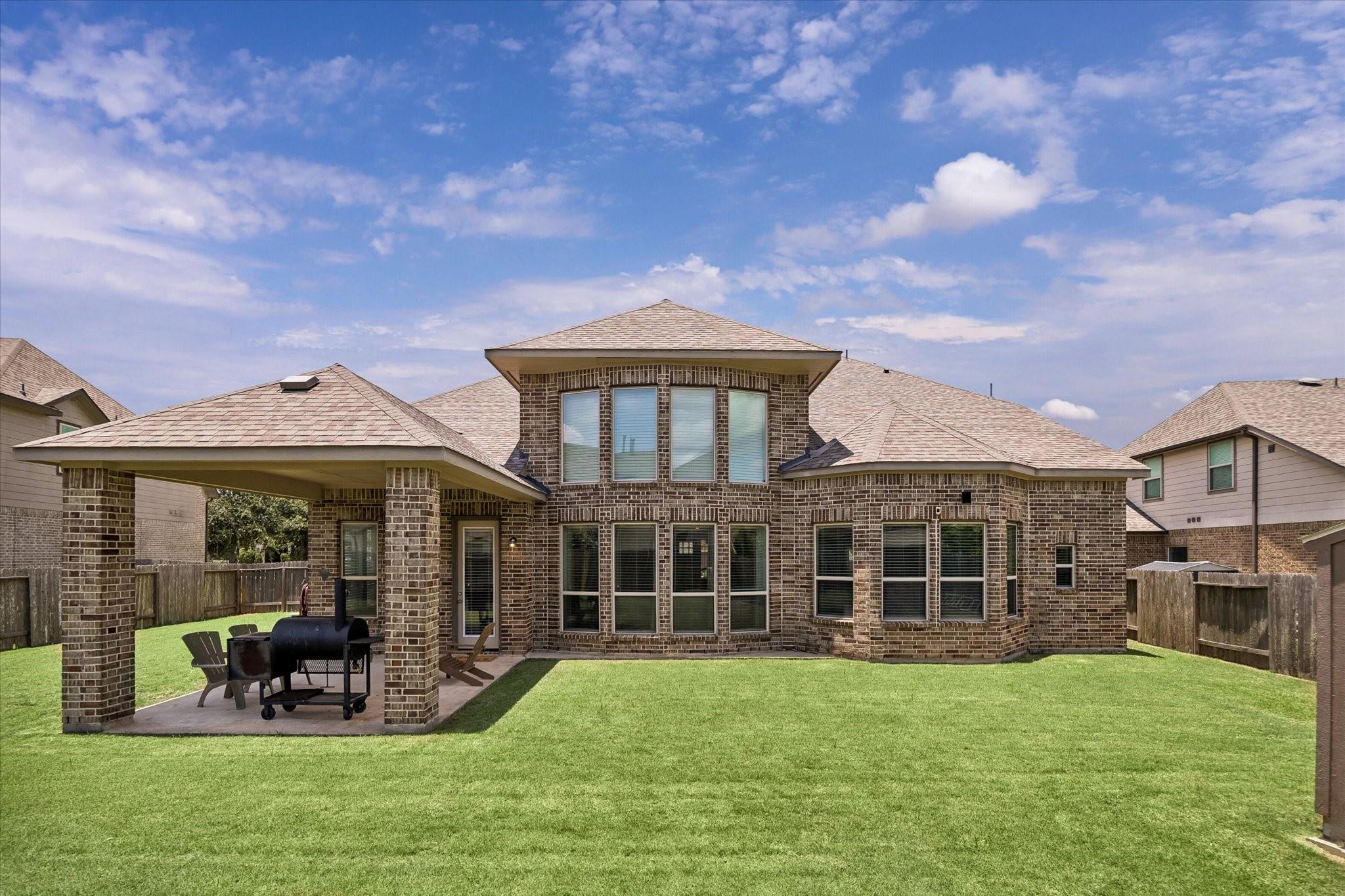1907 Sapphire Pines Lane