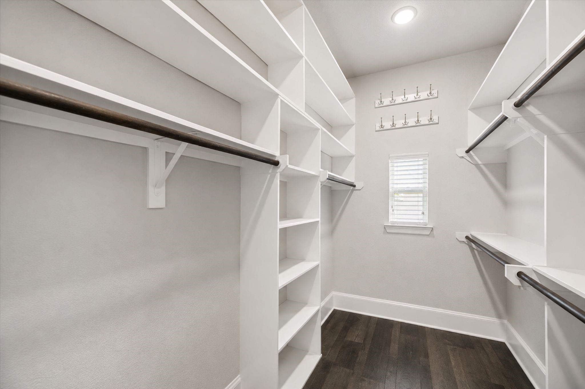 1907 Sapphire Pines Lane