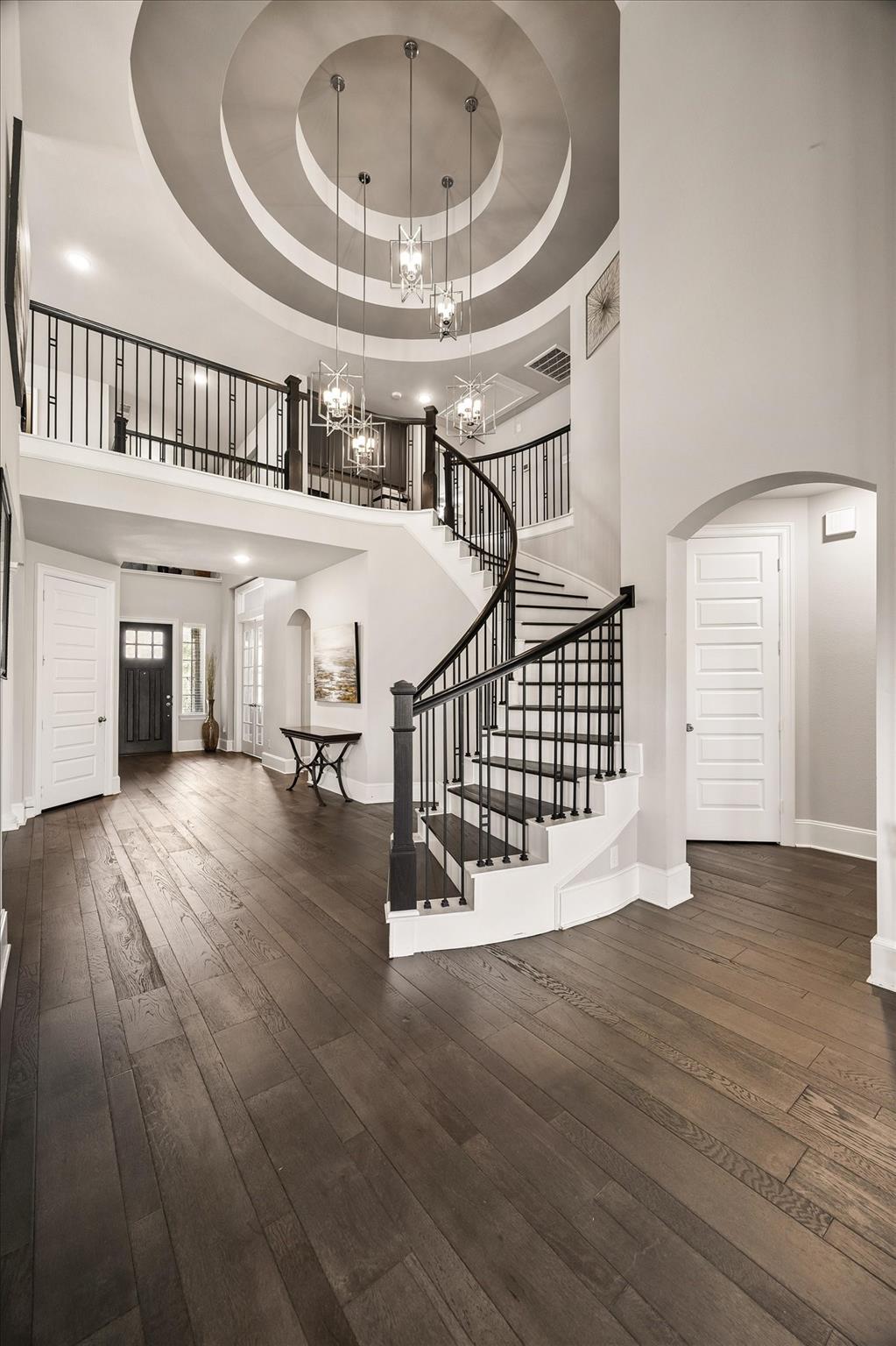 1907 Sapphire Pines Lane