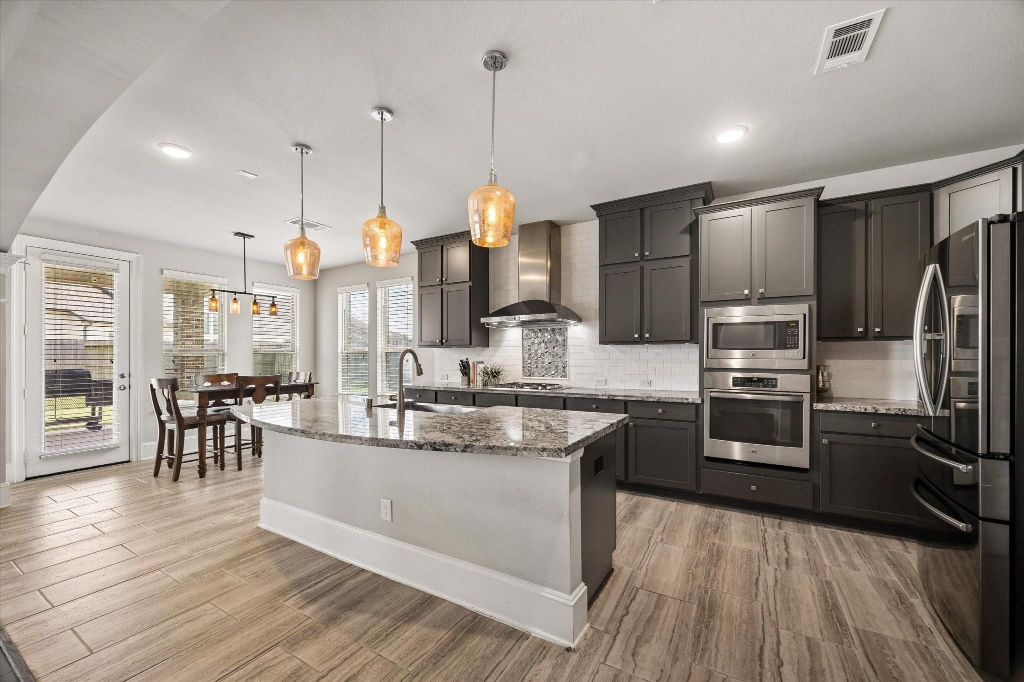 1907 Sapphire Pines Lane