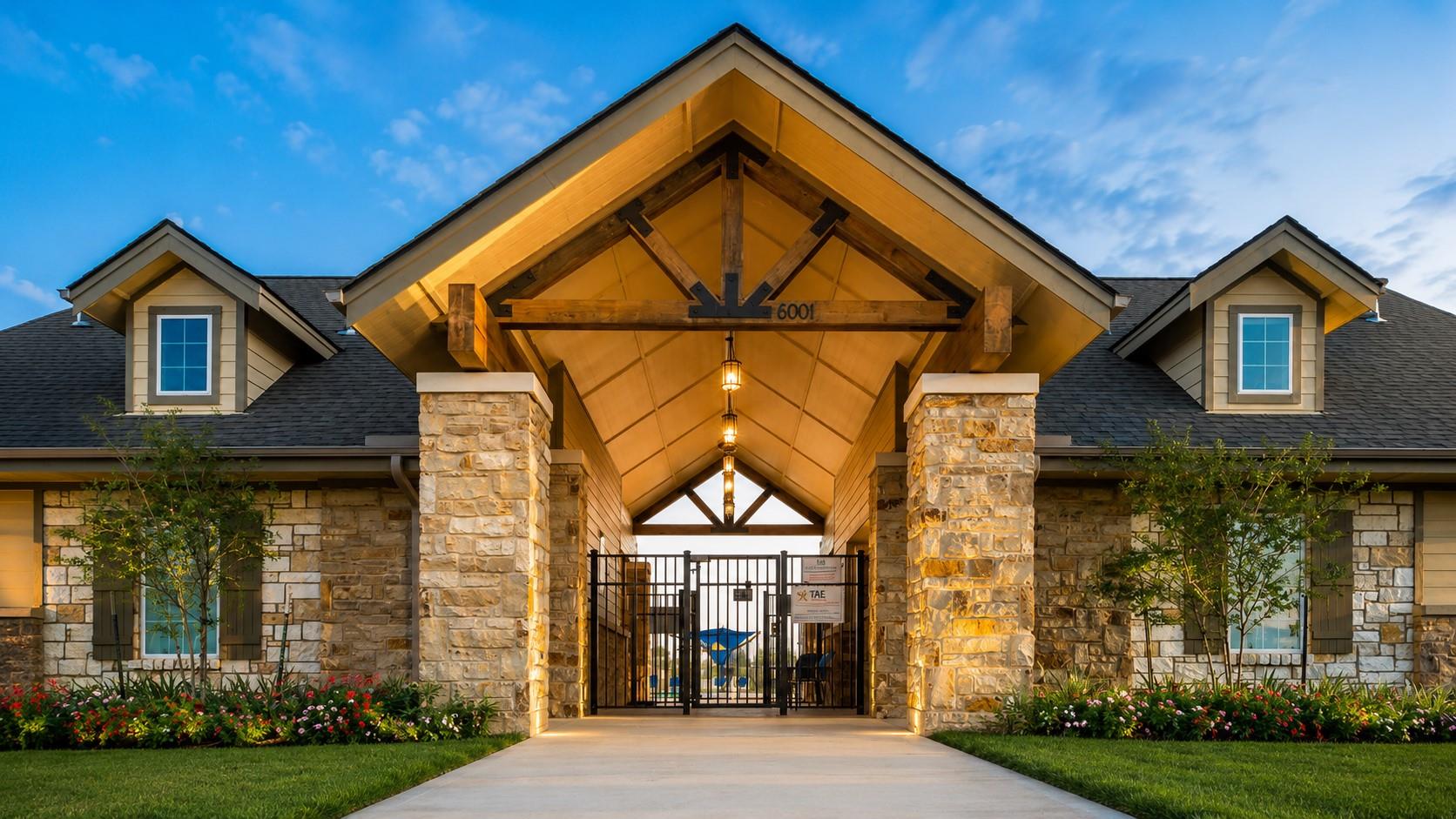 1907 Sapphire Pines Lane