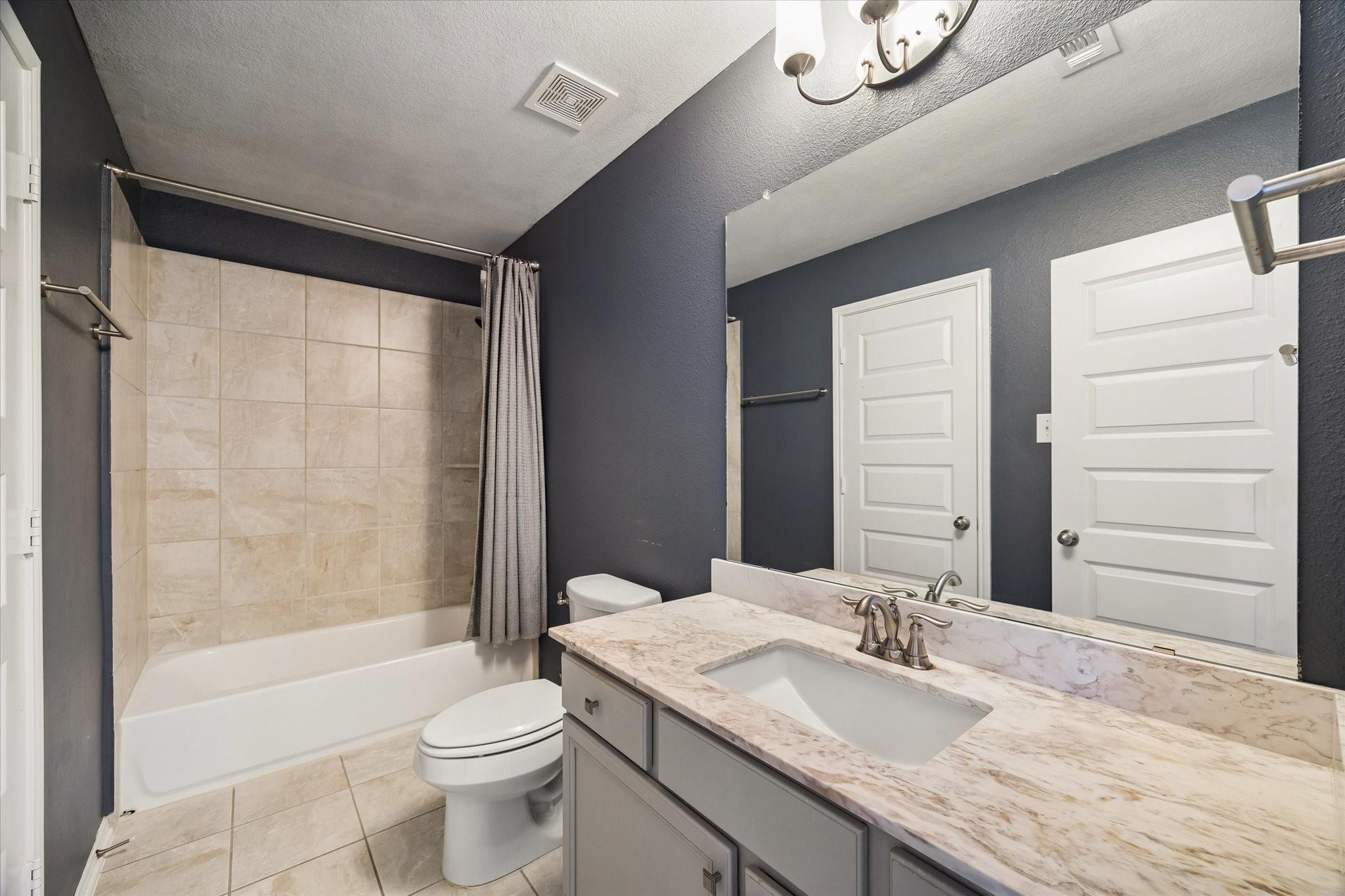 1907 Sapphire Pines Lane