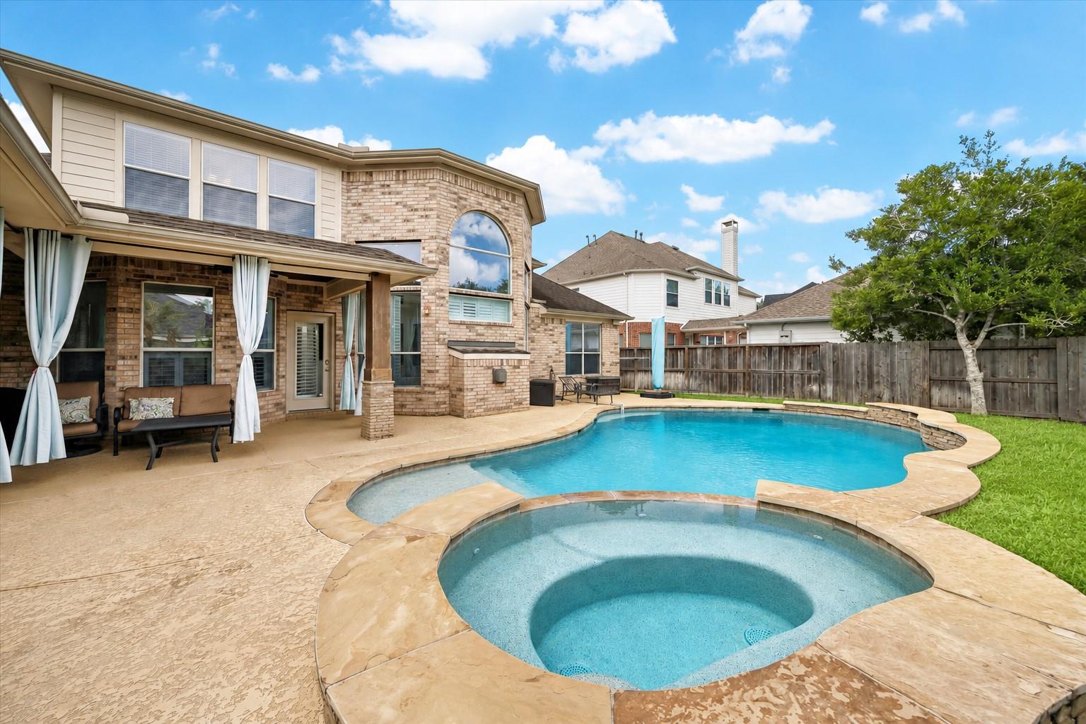 8111 Highland Green Drive