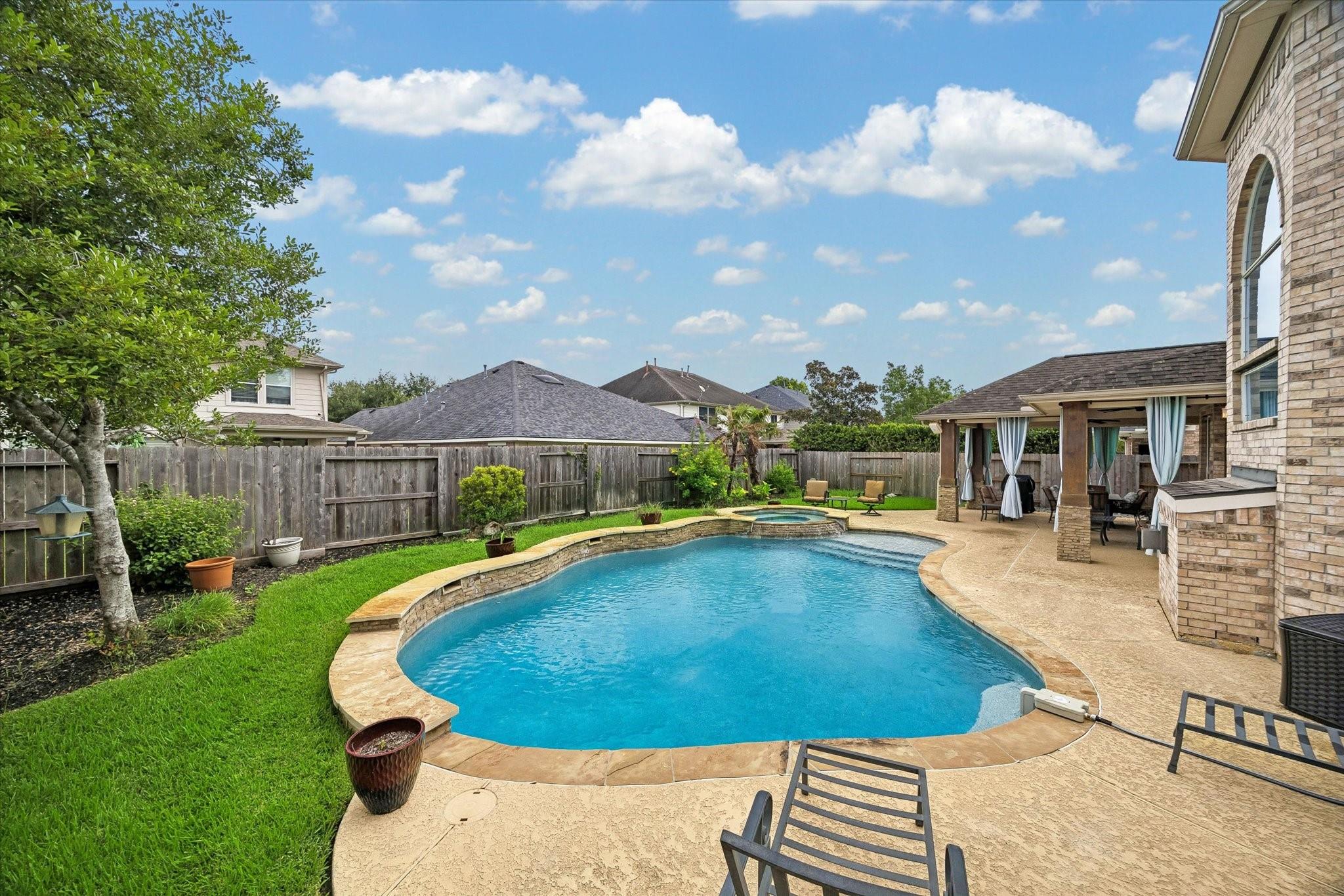 8111 Highland Green Drive