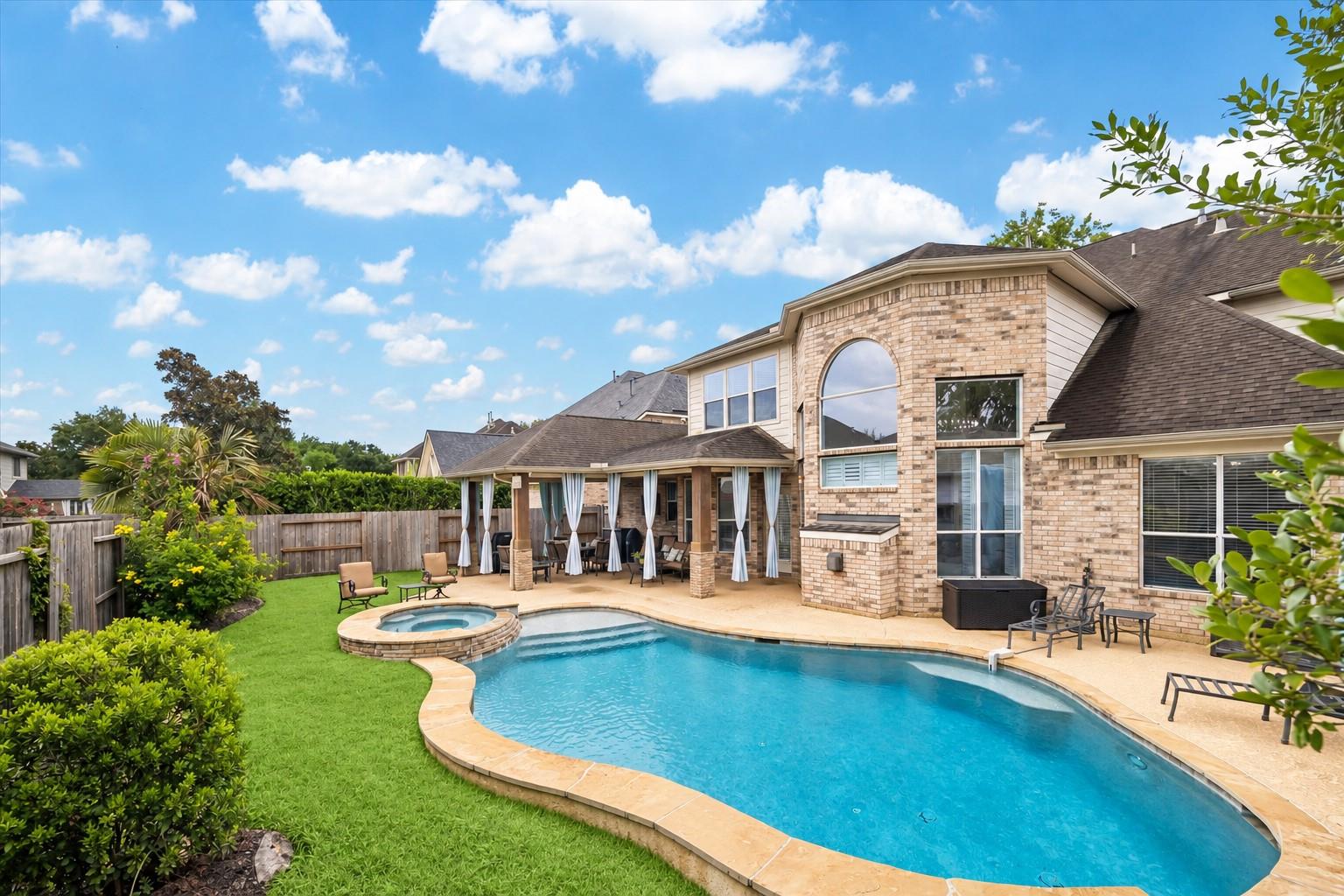 8111 Highland Green Drive