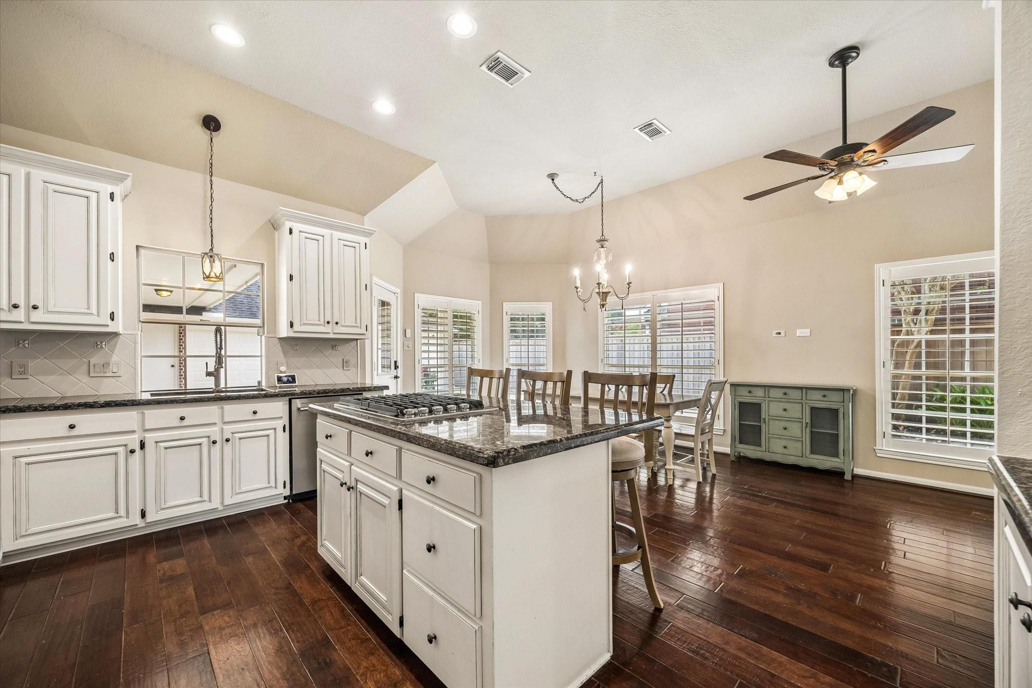 30 Saint Simons Court