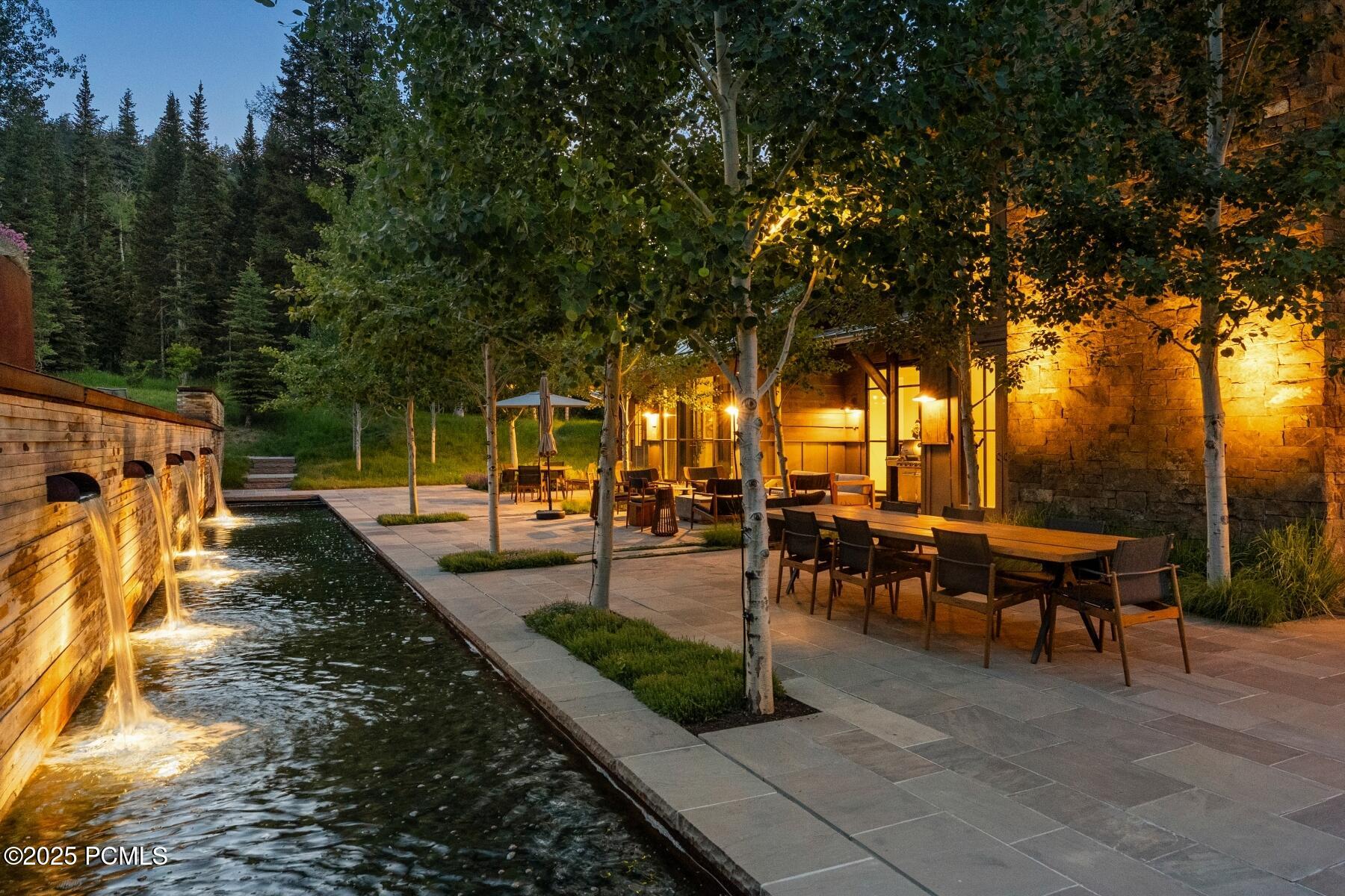 2505 W White Pine Lane