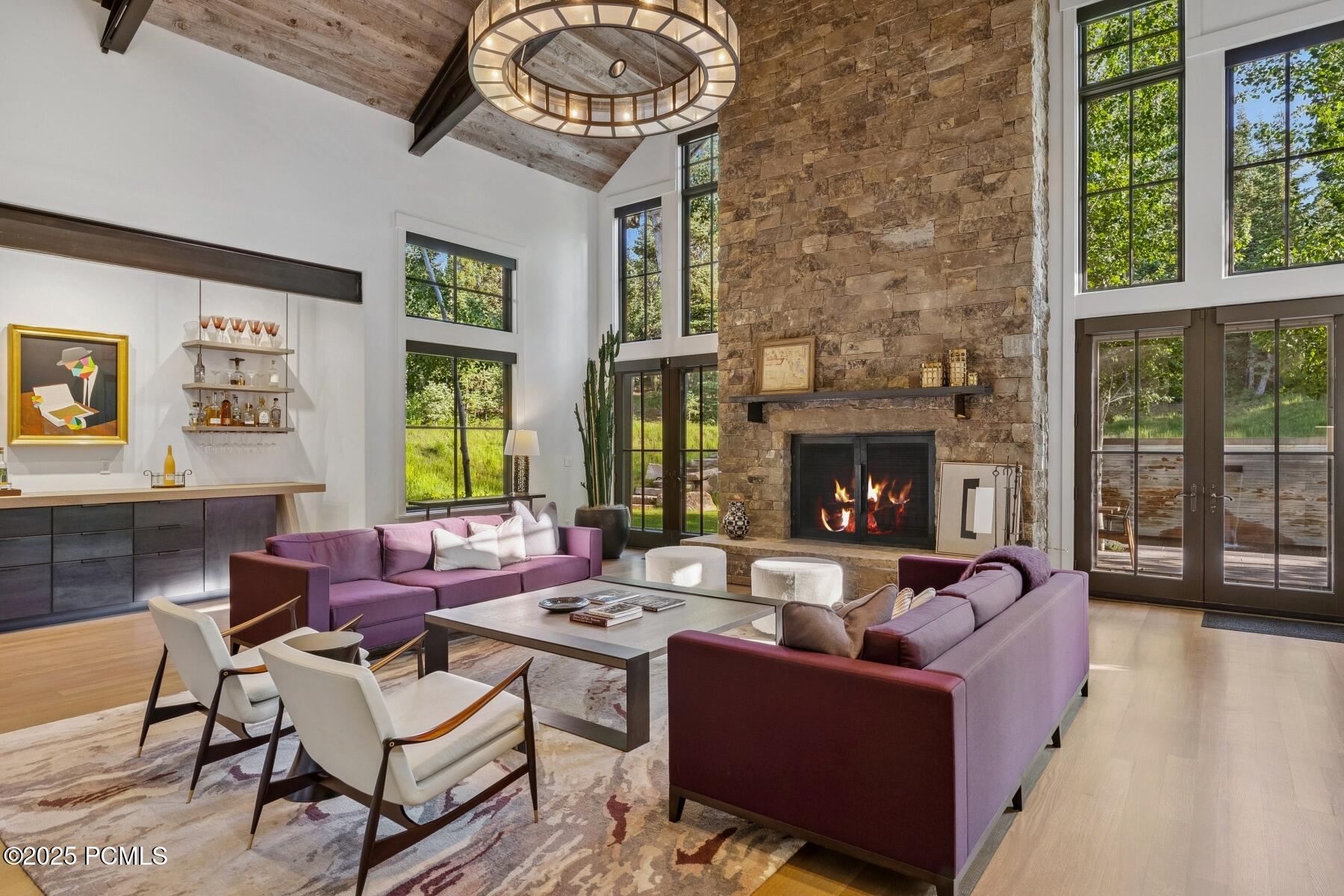 2505 W White Pine Lane