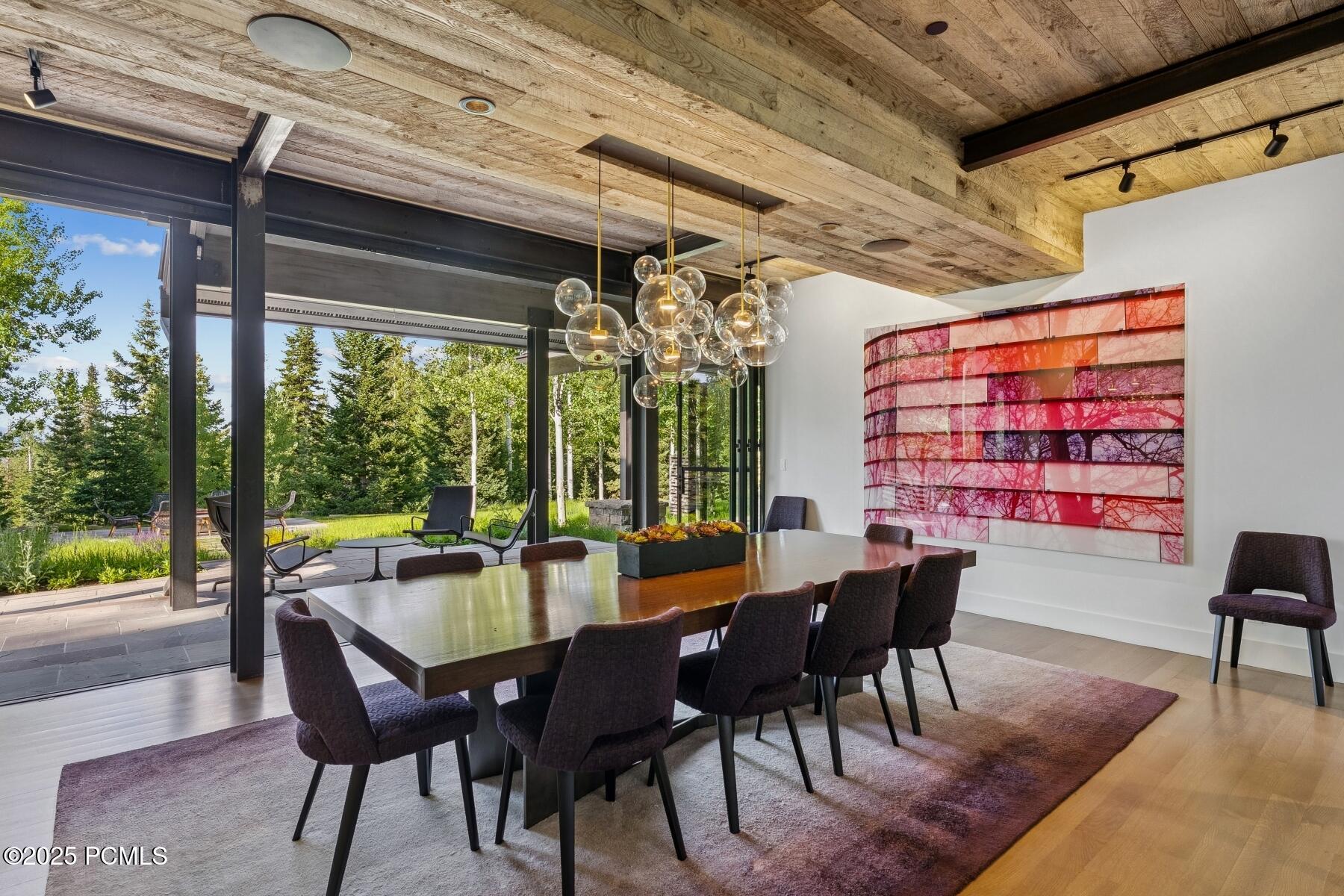 2505 W White Pine Lane