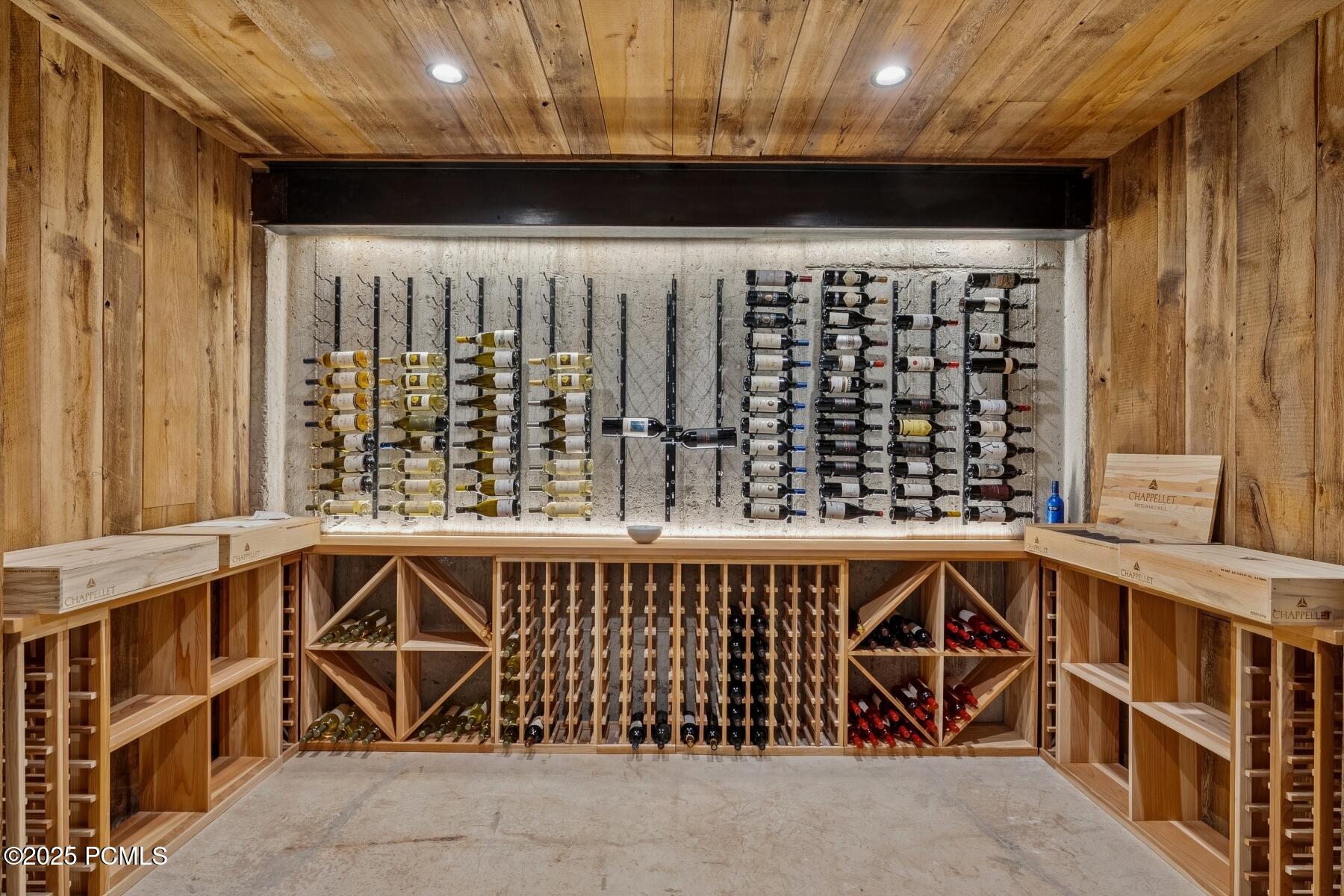 2505 W White Pine Lane