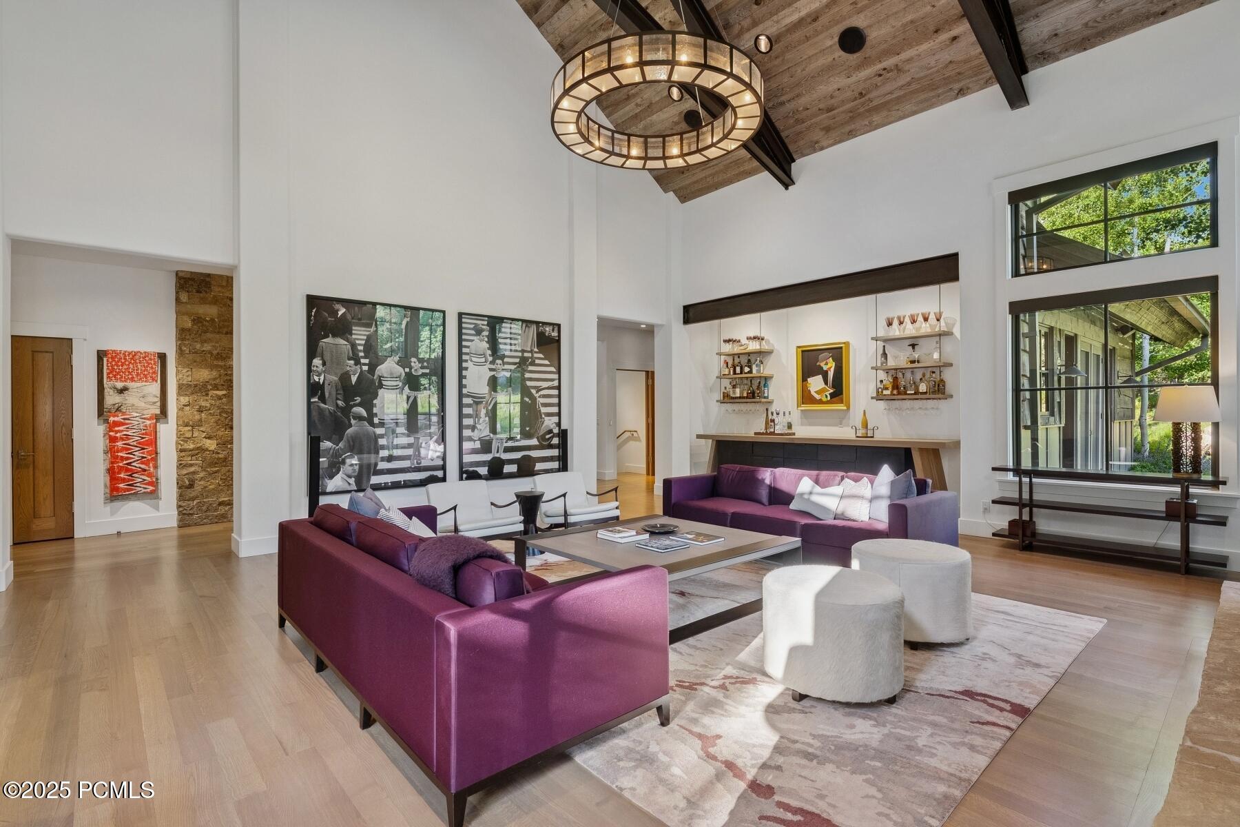 2505 W White Pine Lane