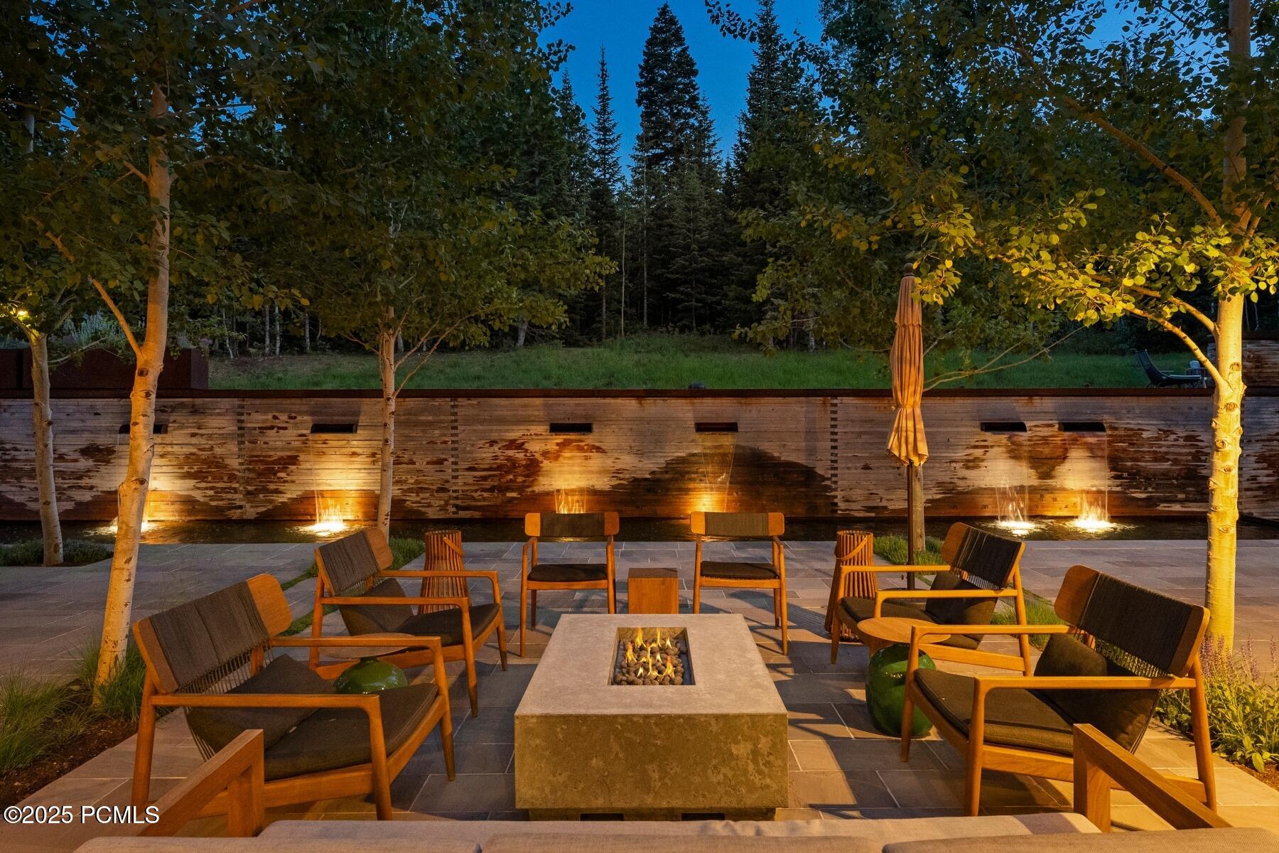 2505 W White Pine Lane