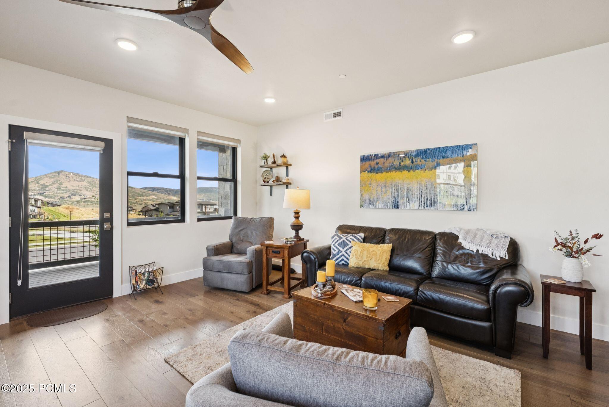 1121 W Helling Circle, 101