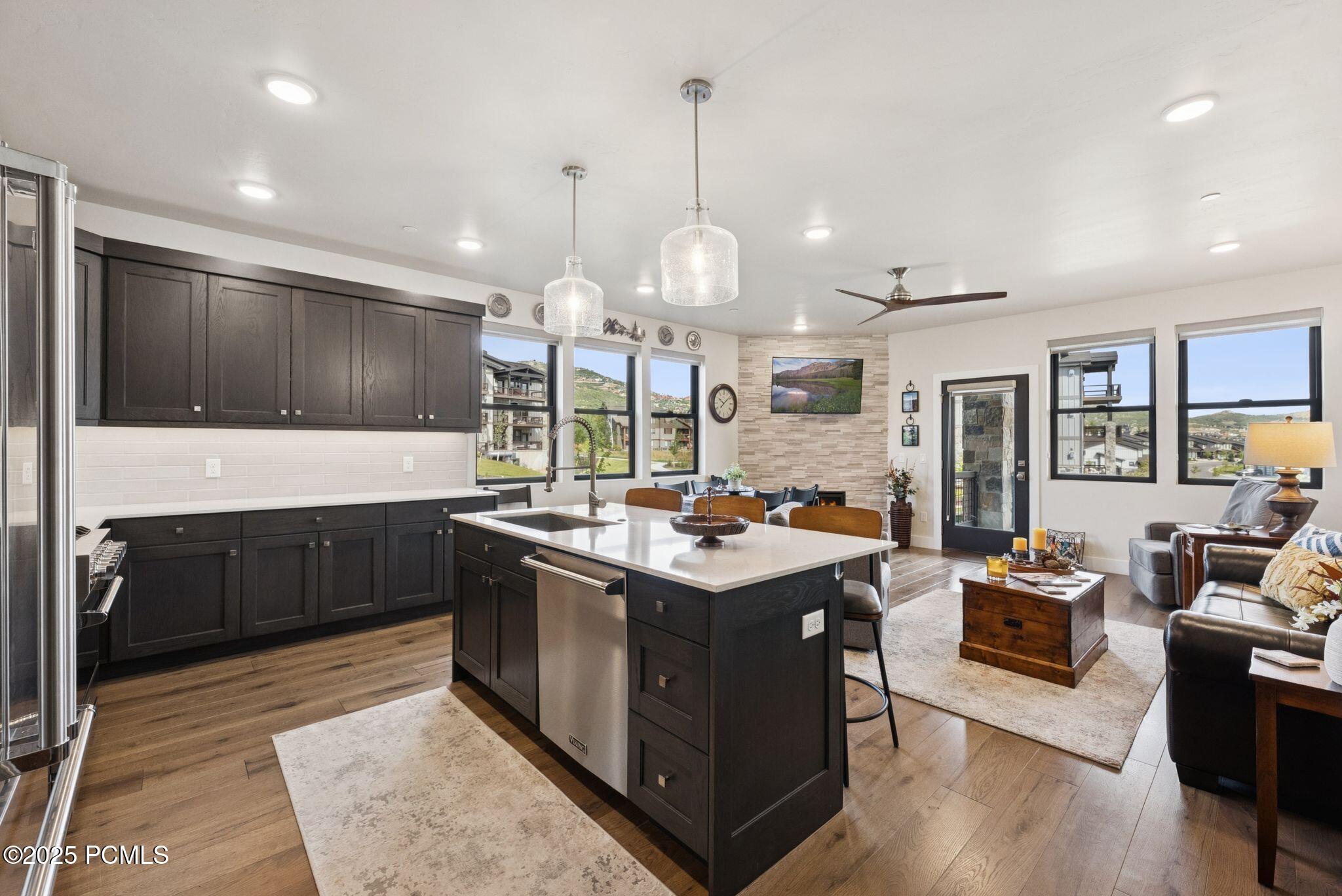 1121 W Helling Circle, 101