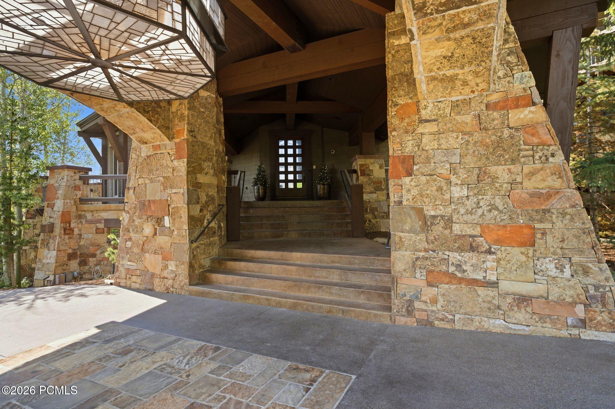 35 Sandstone Cove