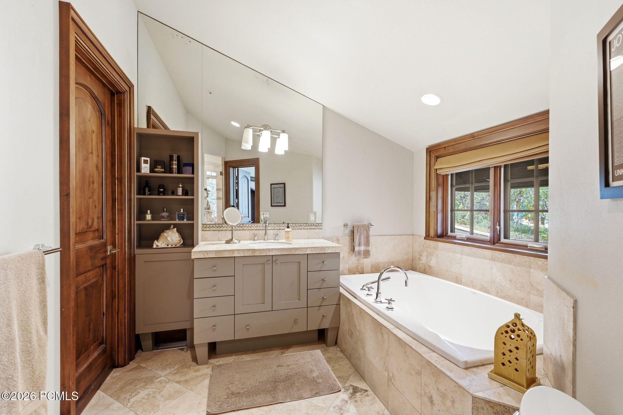 35 Sandstone Cove