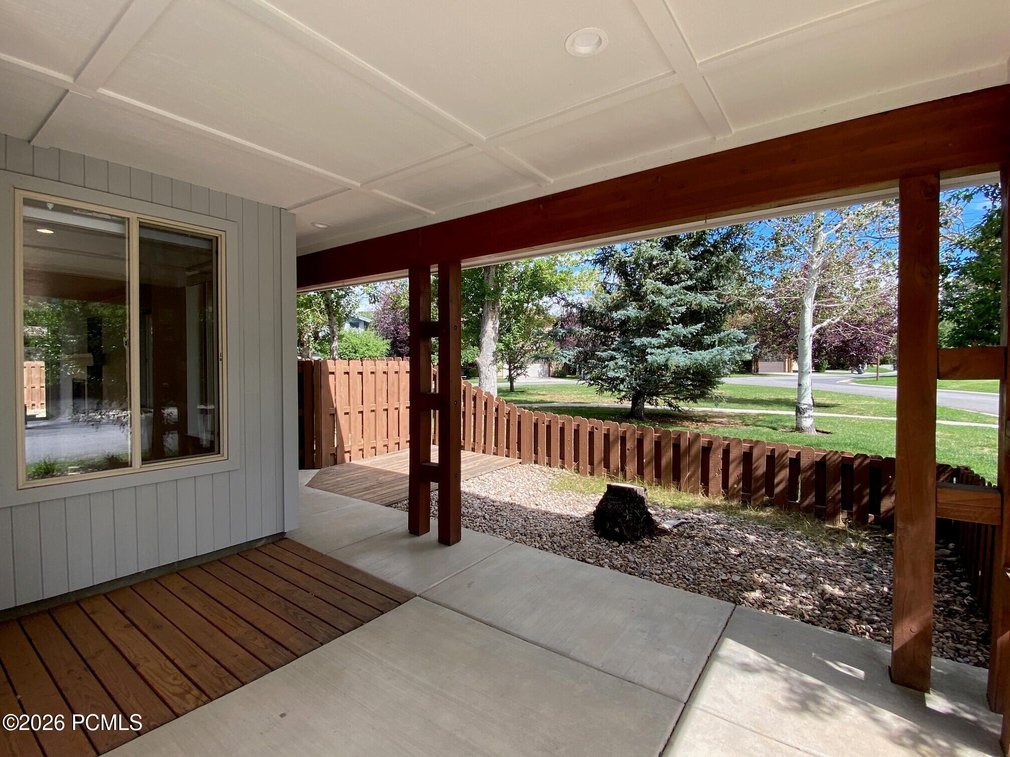 1032 Lincoln Lane