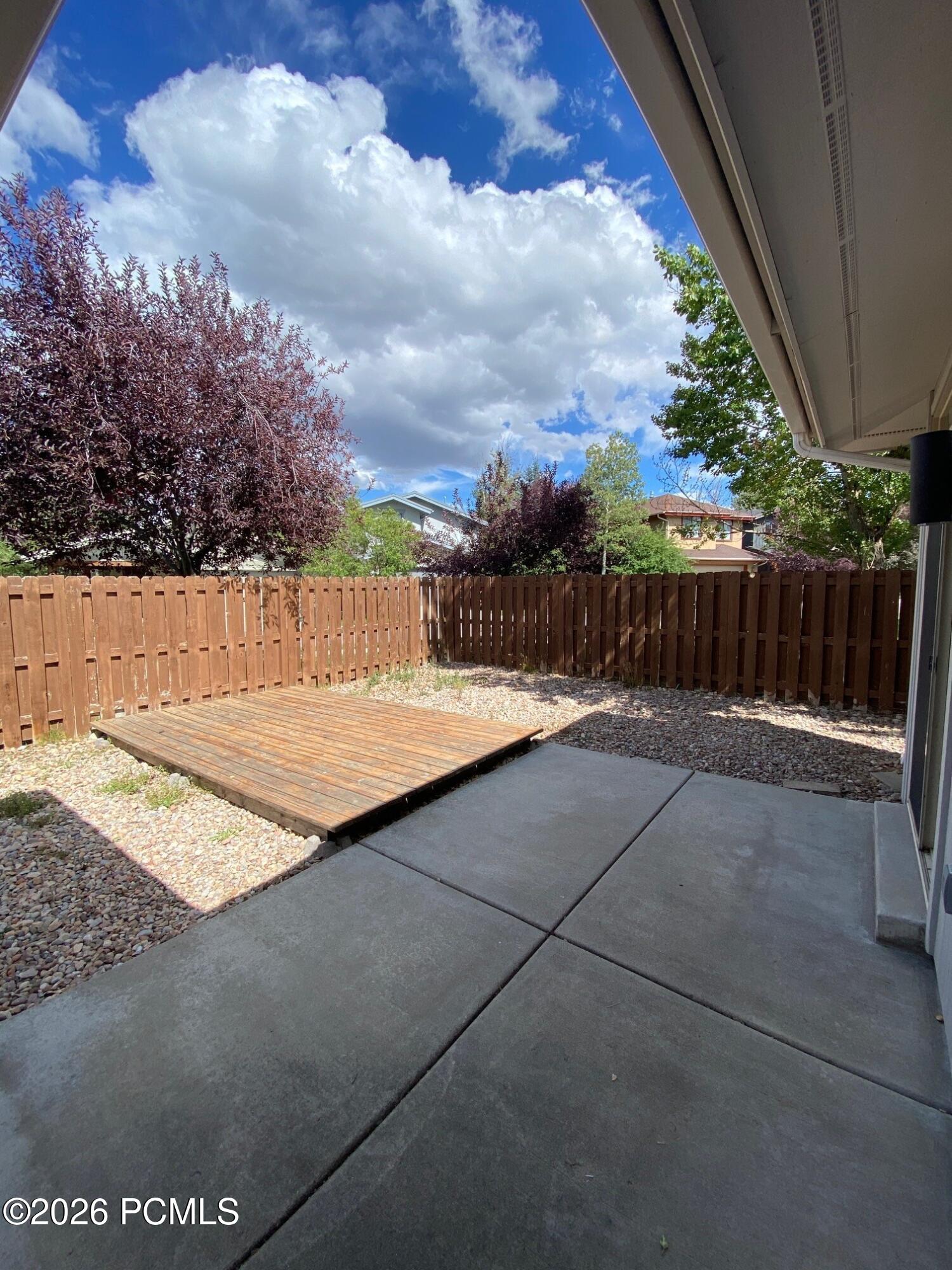 1032 Lincoln Lane