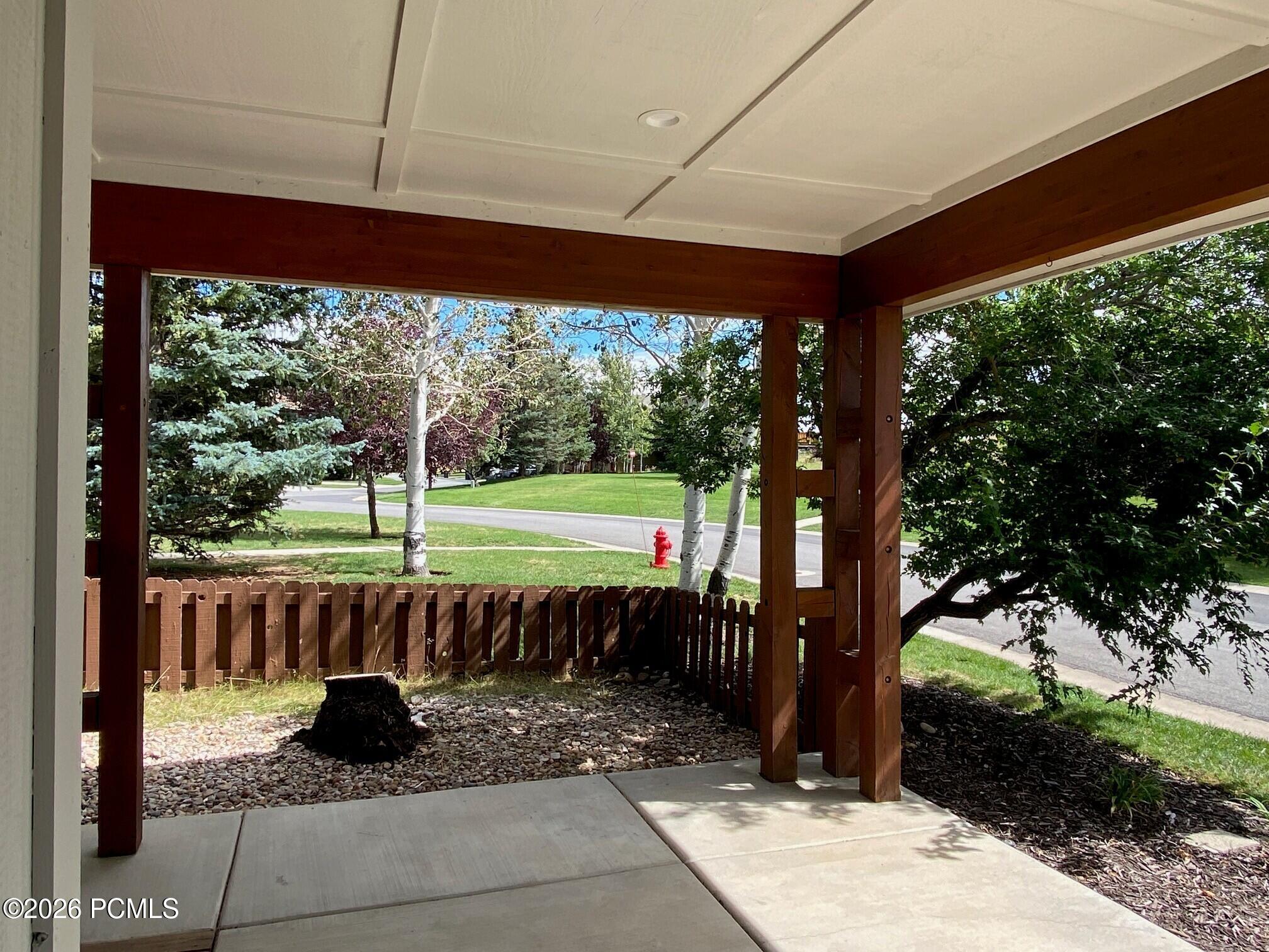 1032 Lincoln Lane