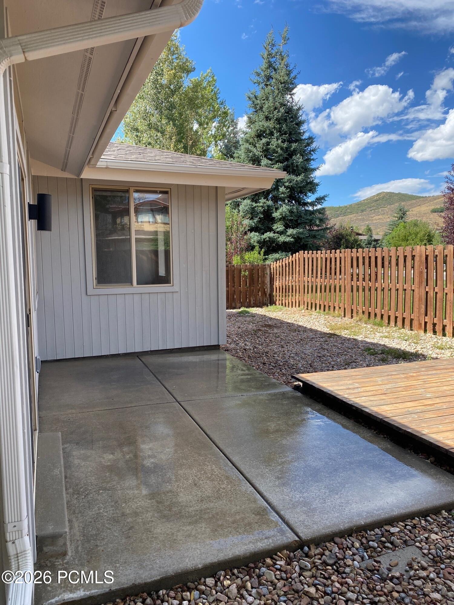 1032 Lincoln Lane