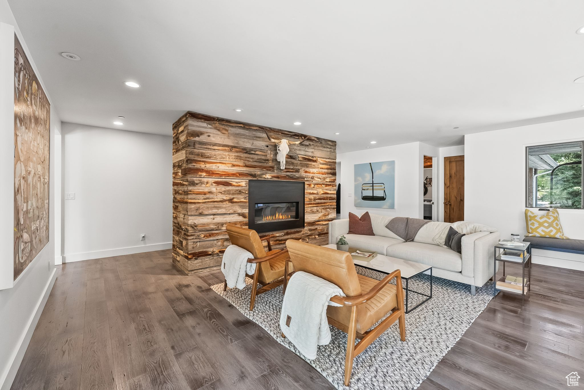 4971 NORTH 400