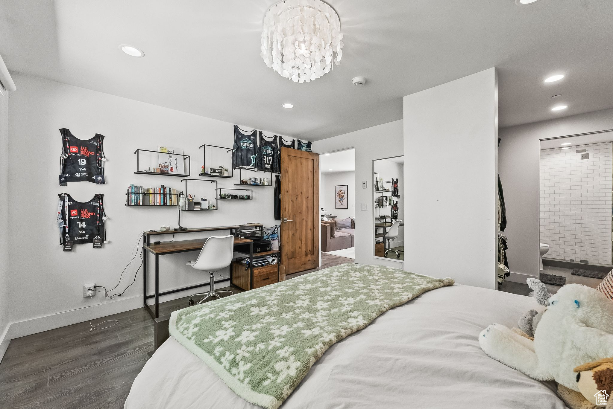 4971 NORTH 400