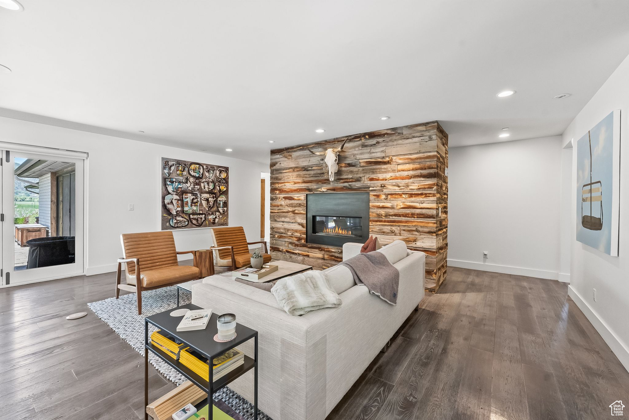 4971 NORTH 400