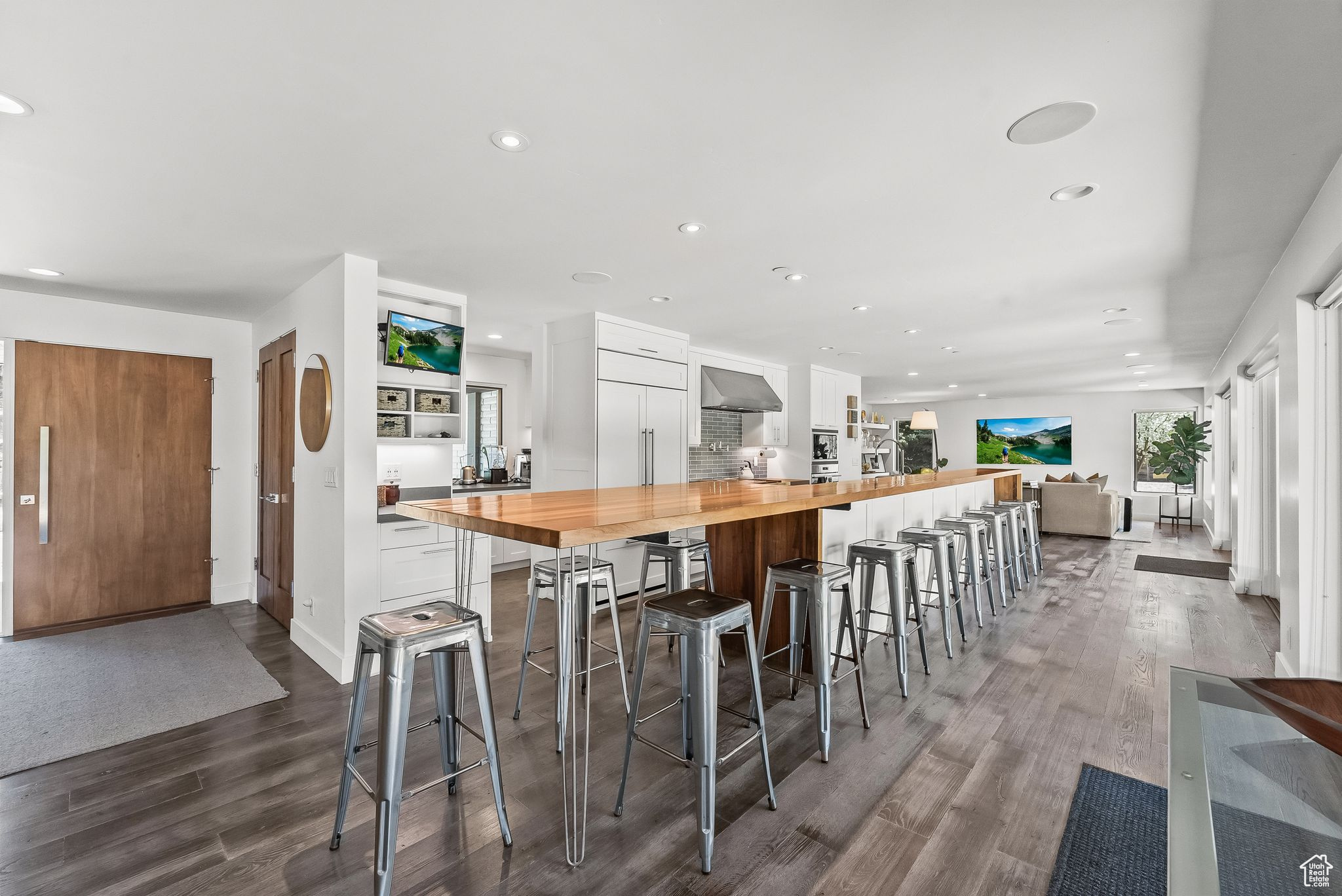 4971 NORTH 400