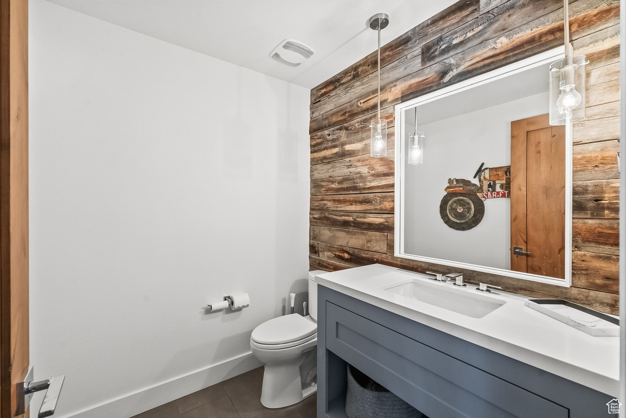 4971 NORTH 400