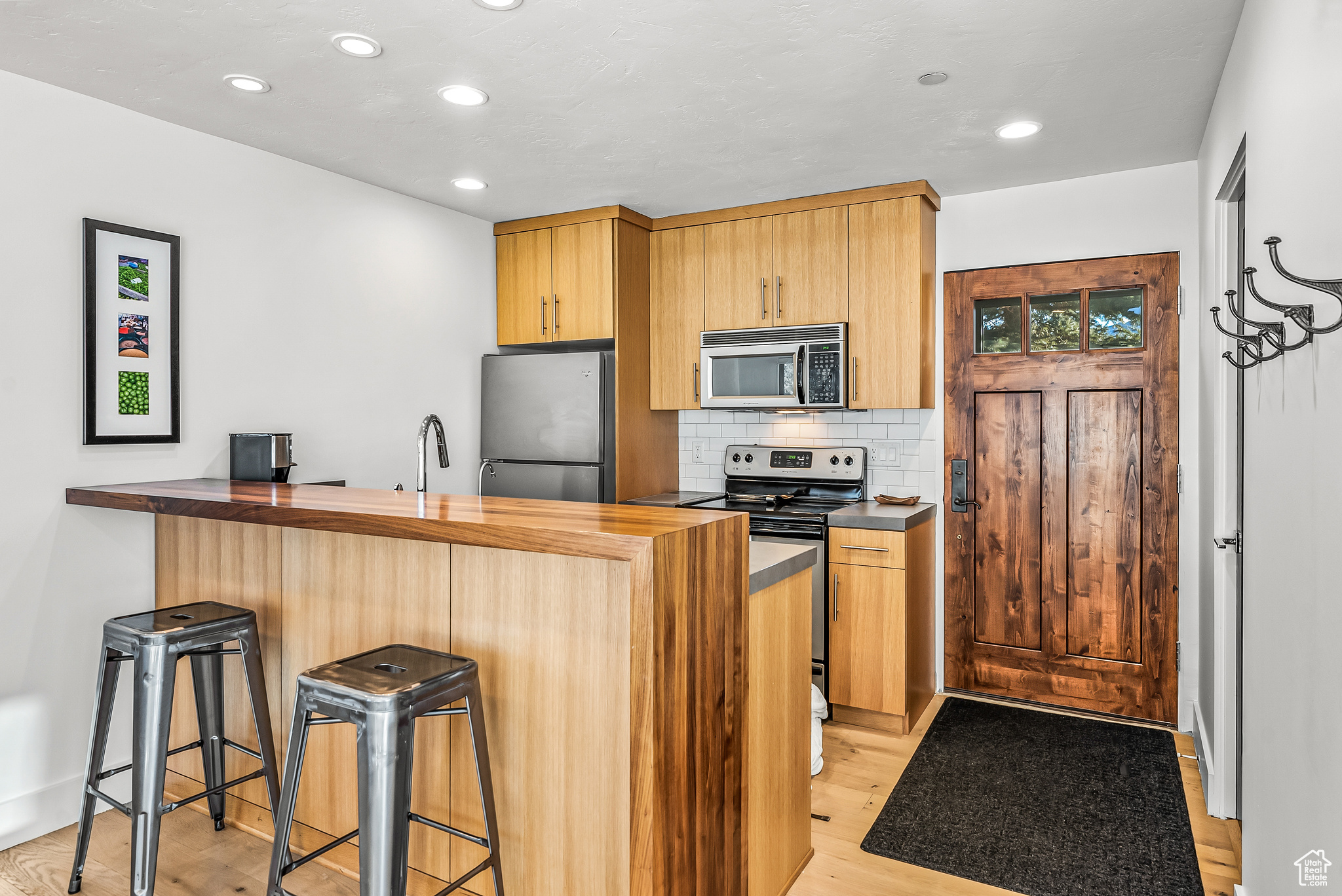 4971 NORTH 400