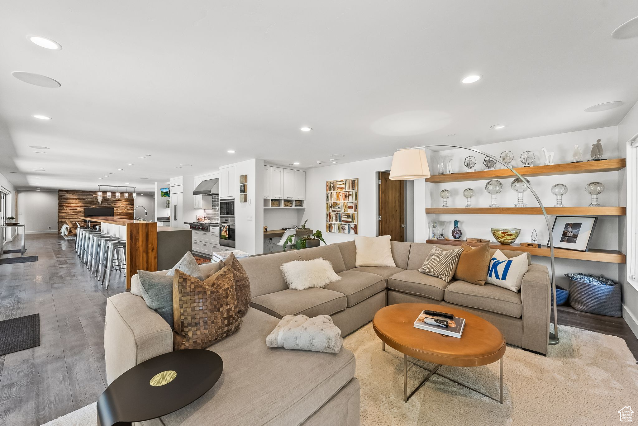 4971 NORTH 400