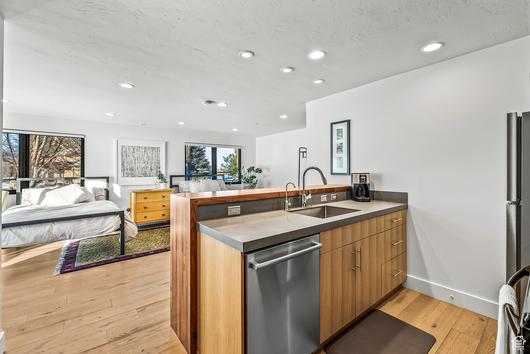 4971 NORTH 400