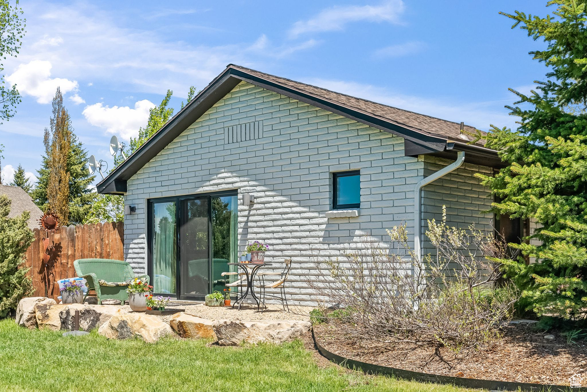 4971 NORTH 400