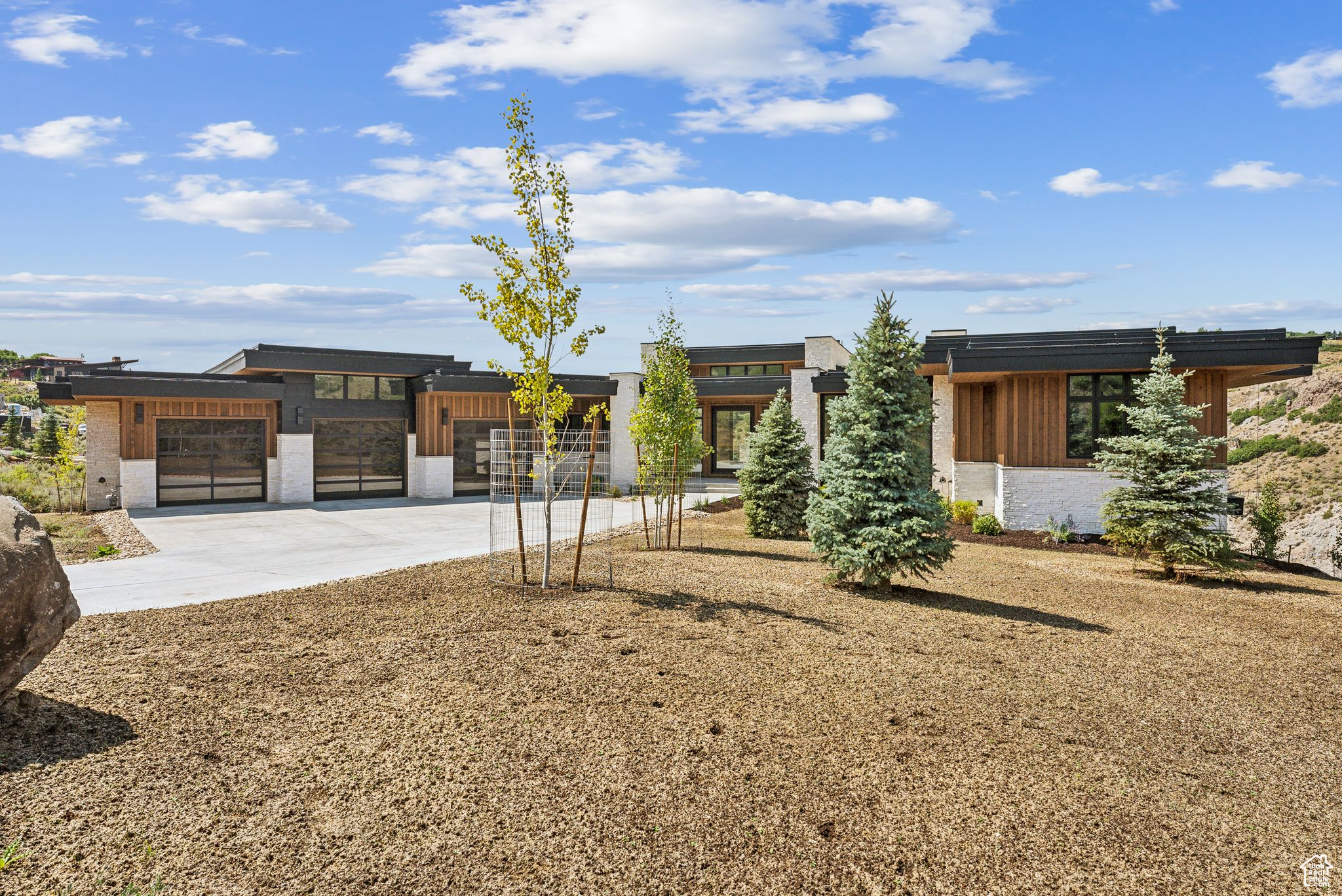 1169 E CANYON GATE RD