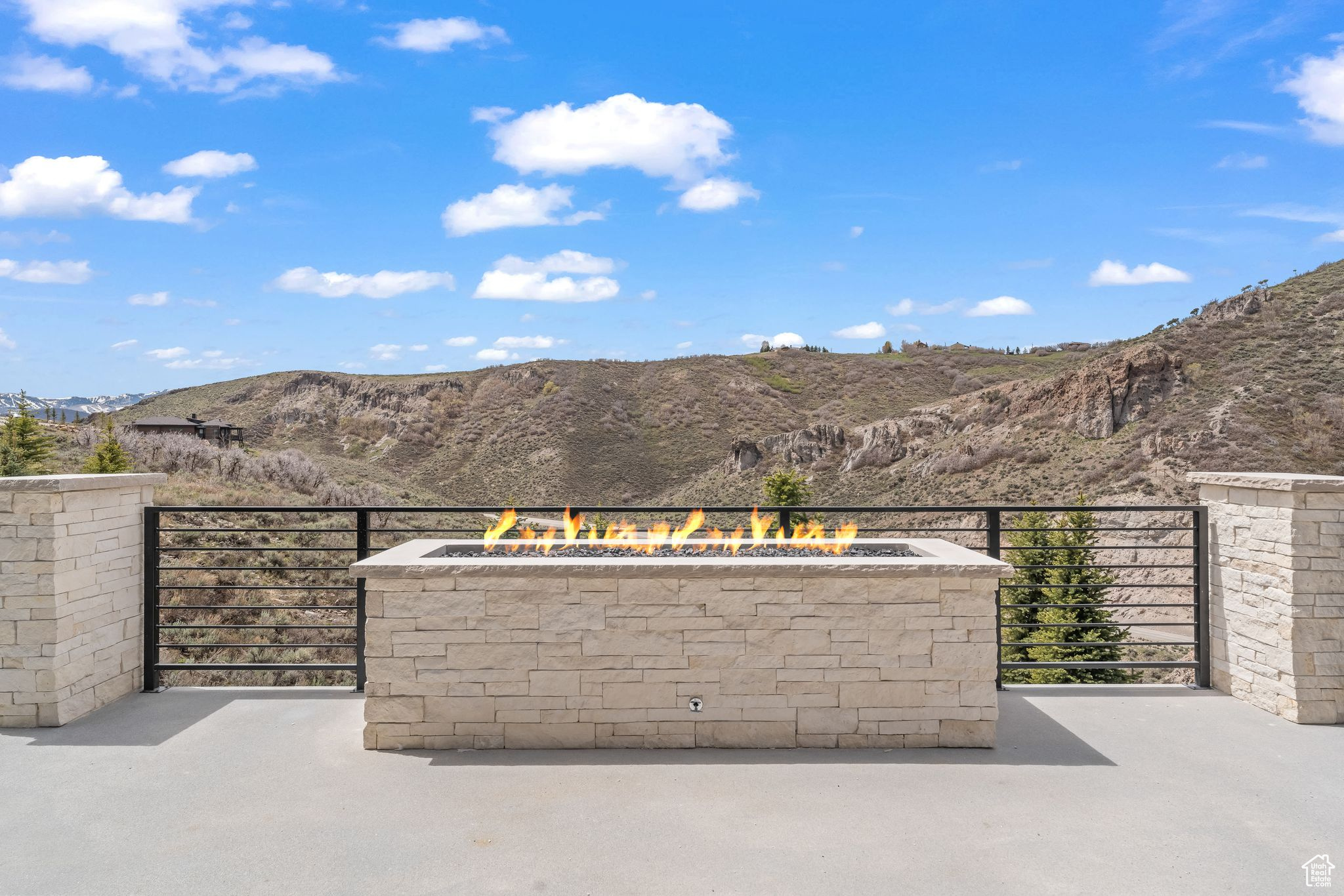 1169 E CANYON GATE RD
