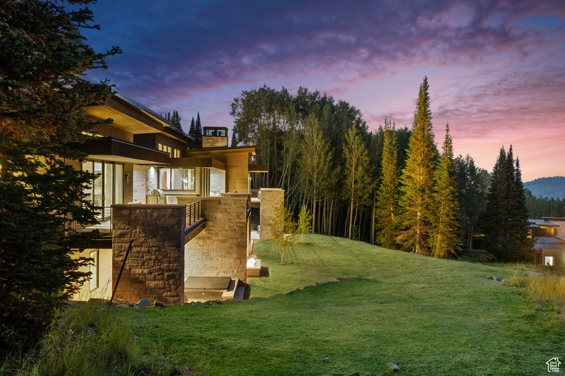 323 WHITE PINE CANYON RD
